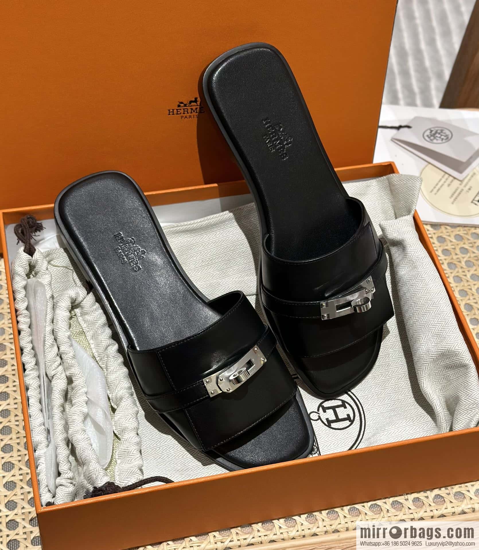 Hermès 2023 Latest Kelly Button Slippers