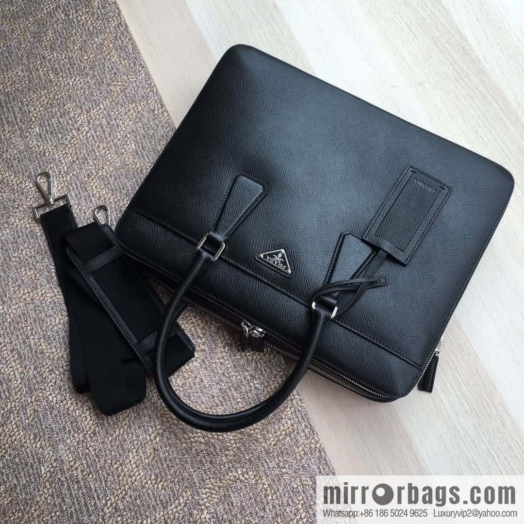 PRADA imported cross pattern leather briefcase 0366B black