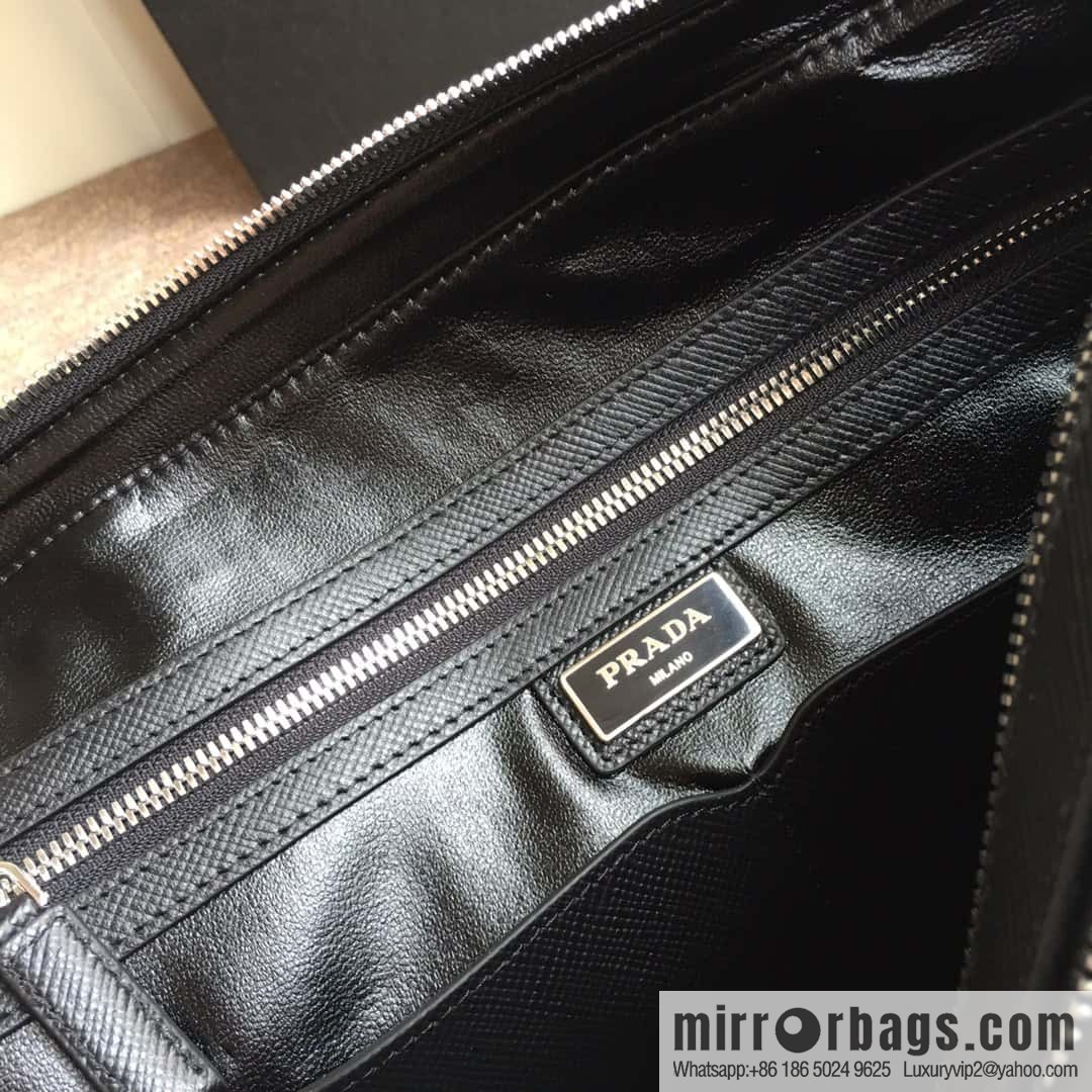 PRADA imported cross pattern leather briefcase 0366B black