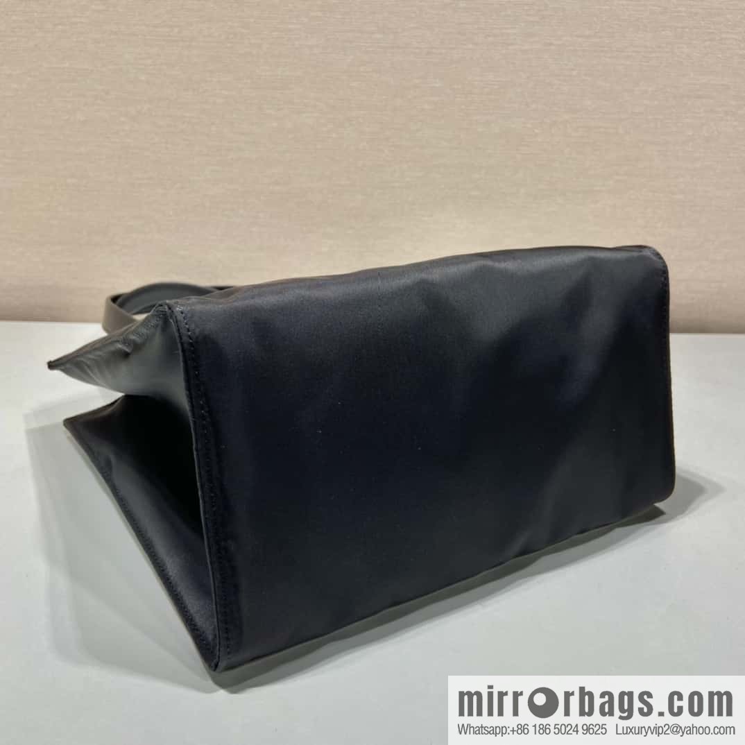 PRADA imported lined nylon fabric, new tote bag 1BG426