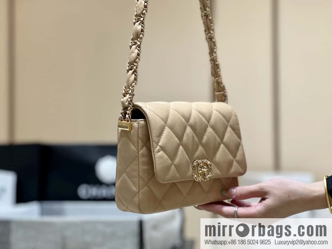 CHANEL 23K Autumn and Winter Series 19 Vintage Tofu Bag AS4423