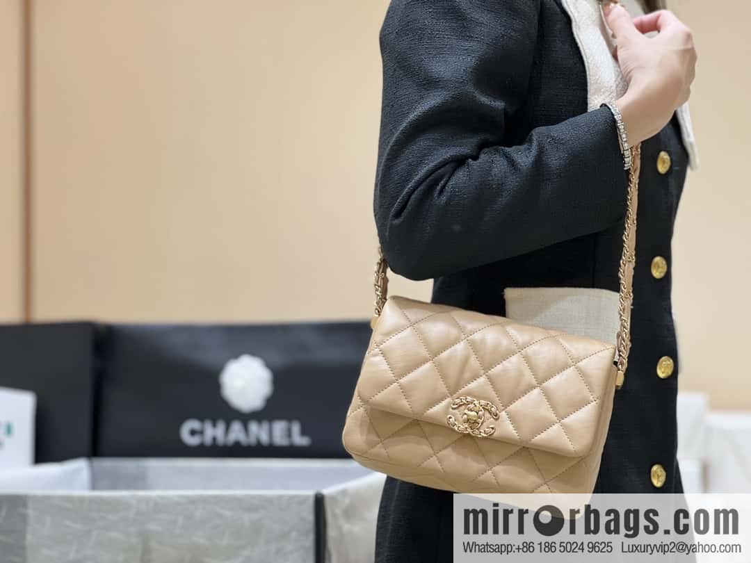 CHANEL 23K Autumn and Winter Series 19 Vintage Tofu Bag AS4423