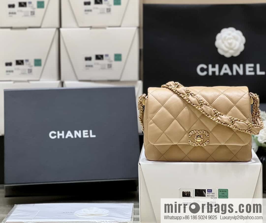 CHANEL 23K Autumn and Winter Series 19 Vintage Tofu Bag AS4423