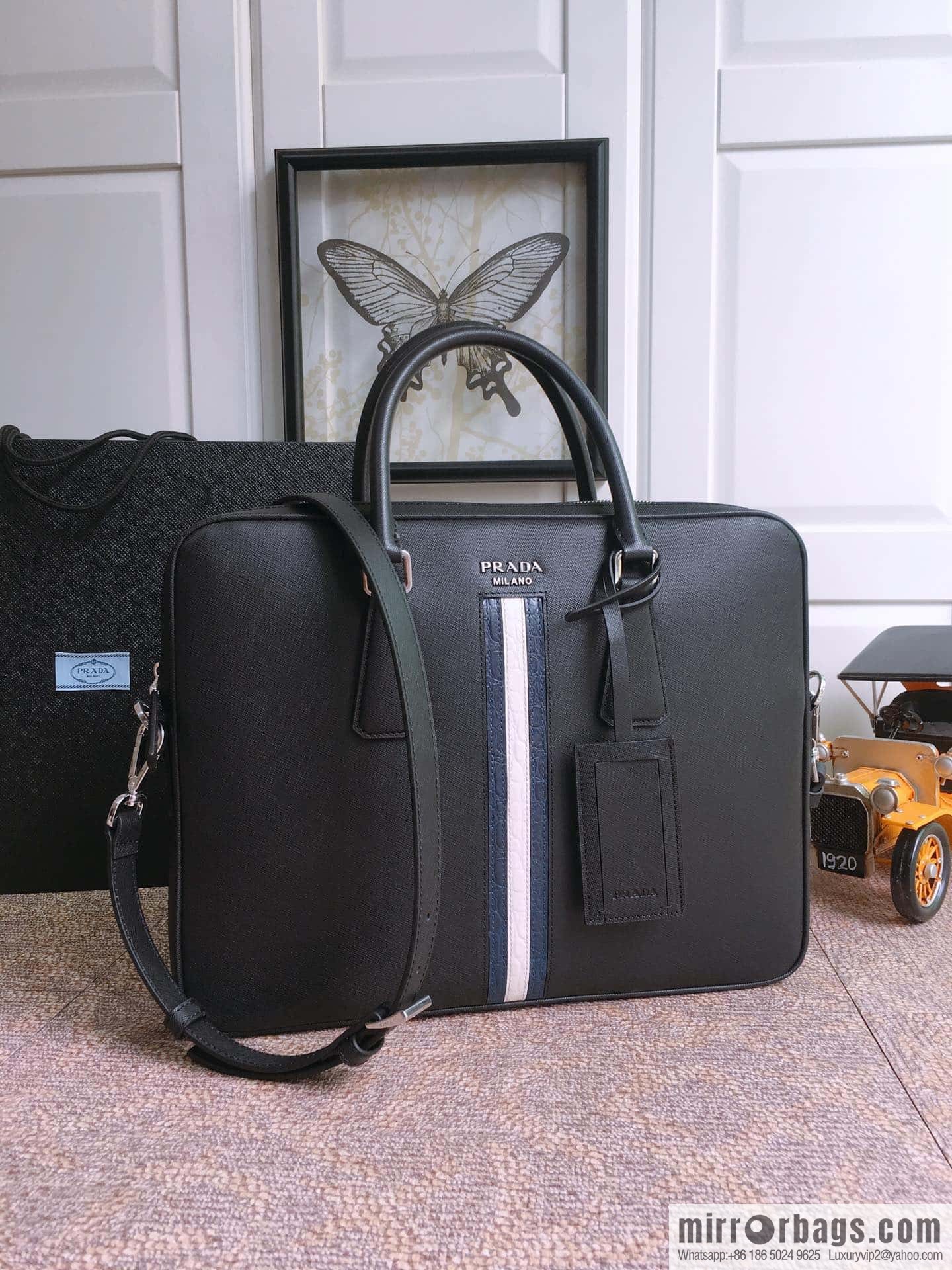 PRADA Prada imported cross pattern leather middle crocodile leather inlay briefcase 2VE368