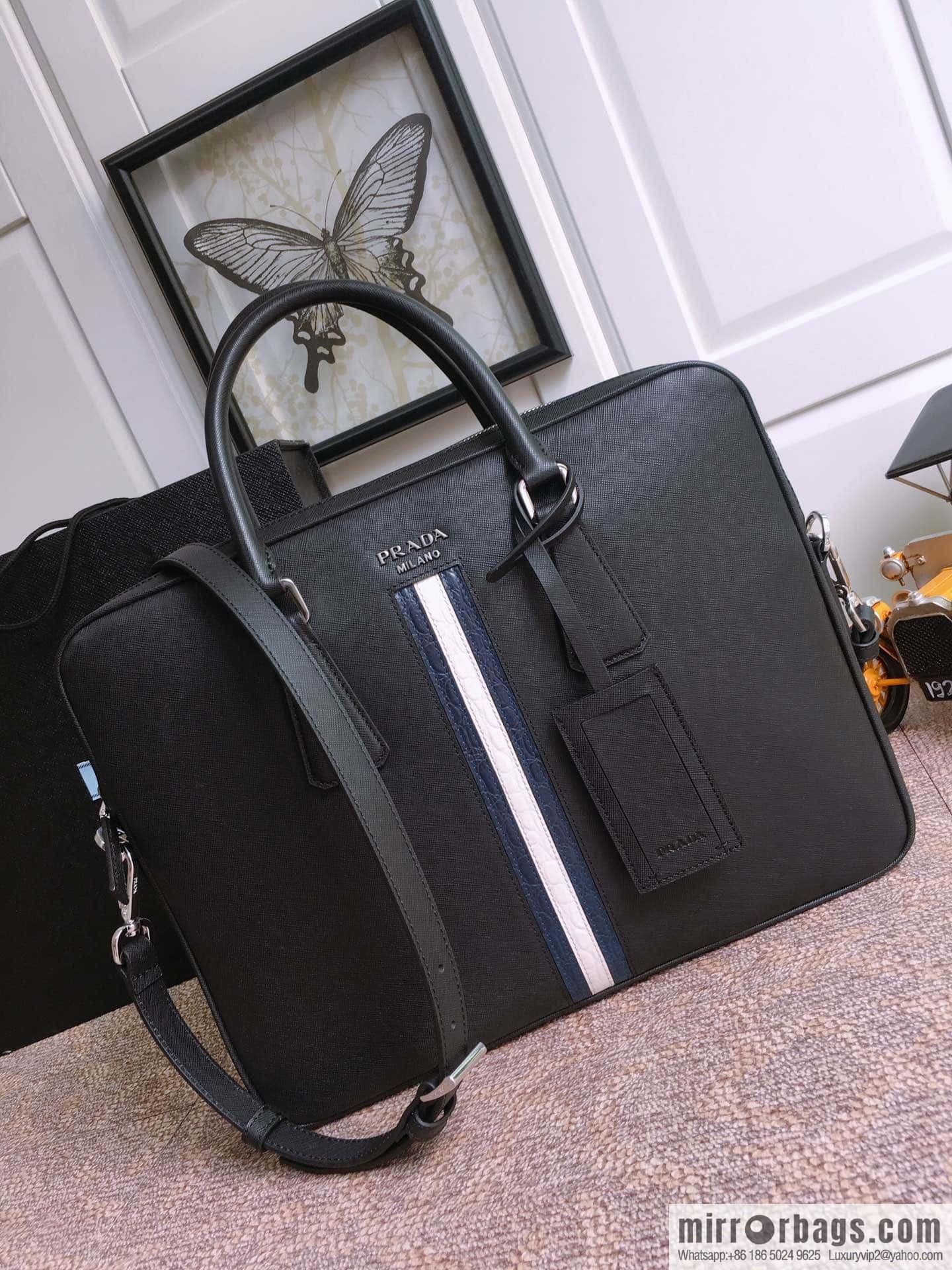 PRADA Prada imported cross pattern leather middle crocodile leather inlay briefcase 2VE368