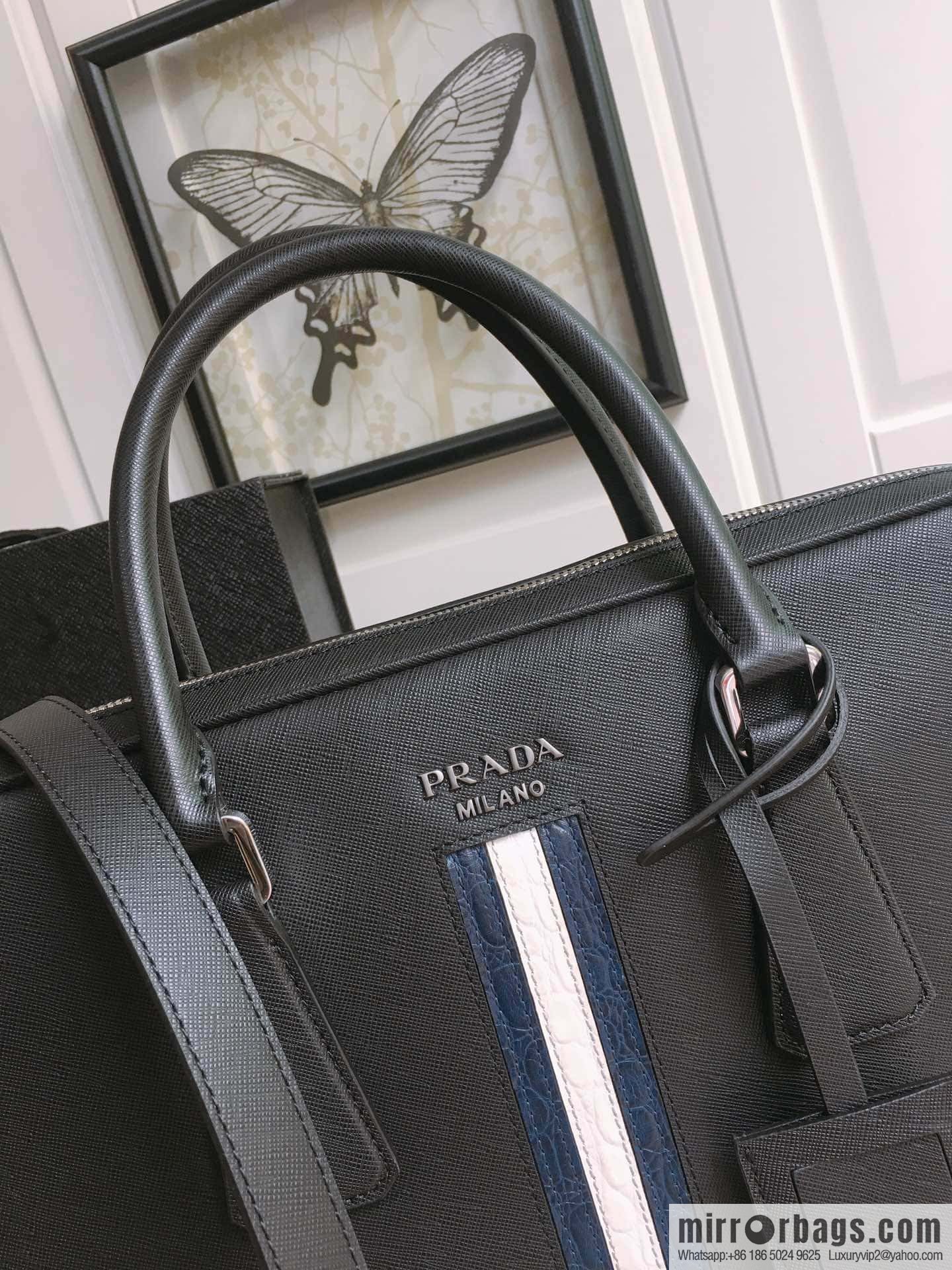 PRADA Prada imported cross pattern leather middle crocodile leather inlay briefcase 2VE368