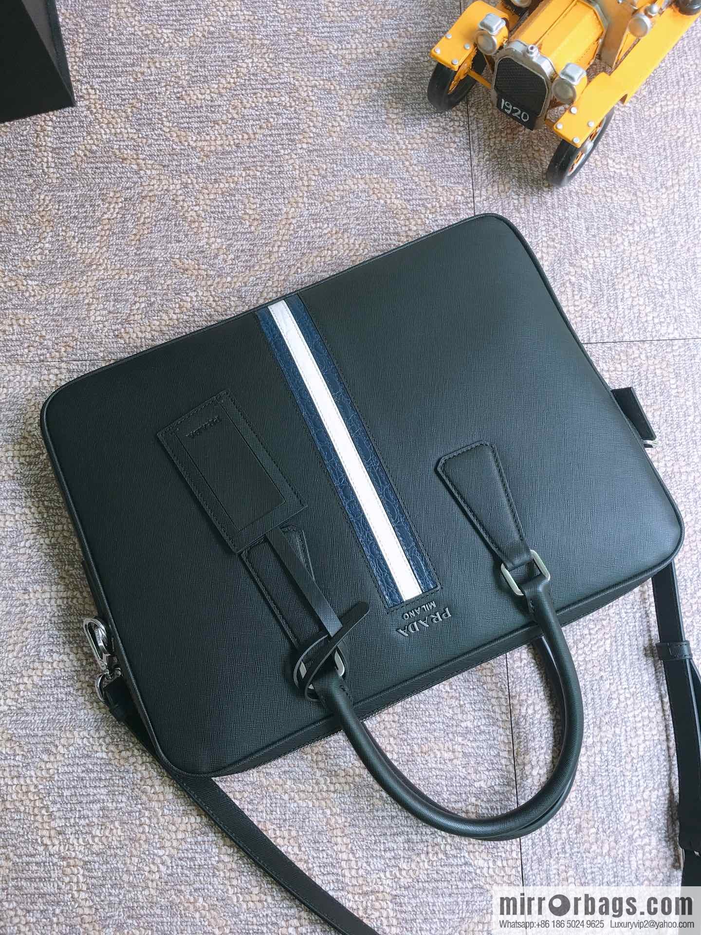 PRADA Prada imported cross pattern leather middle crocodile leather inlay briefcase 2VE368