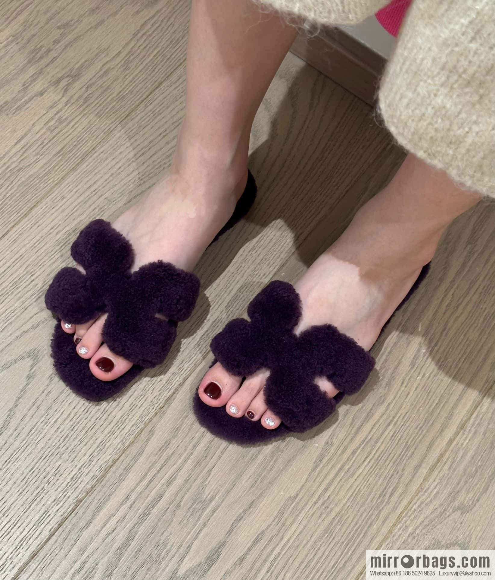Hermès introduces new H slippers in autumn and winter, purple.