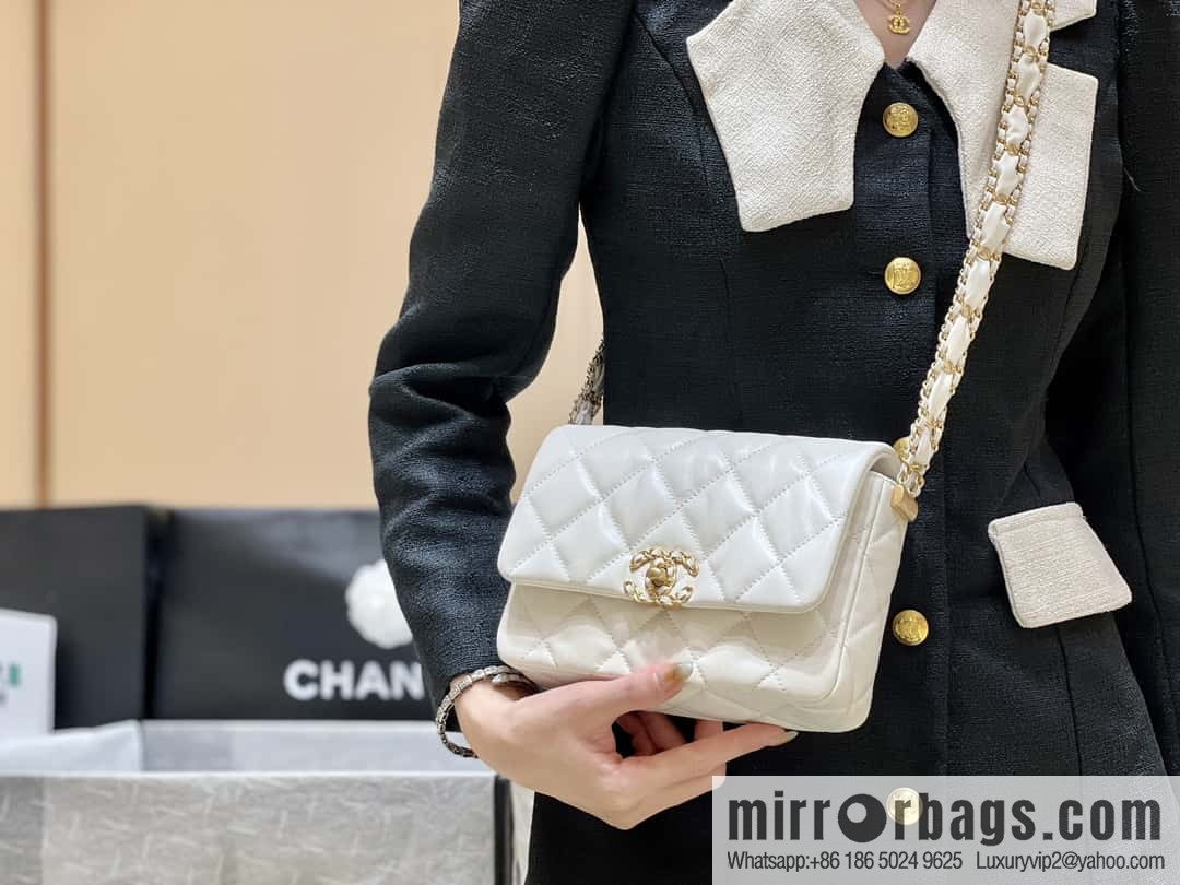 CHANEL 23K Autumn and Winter Collection 19 Vintage Tofu Bag AS4423 White