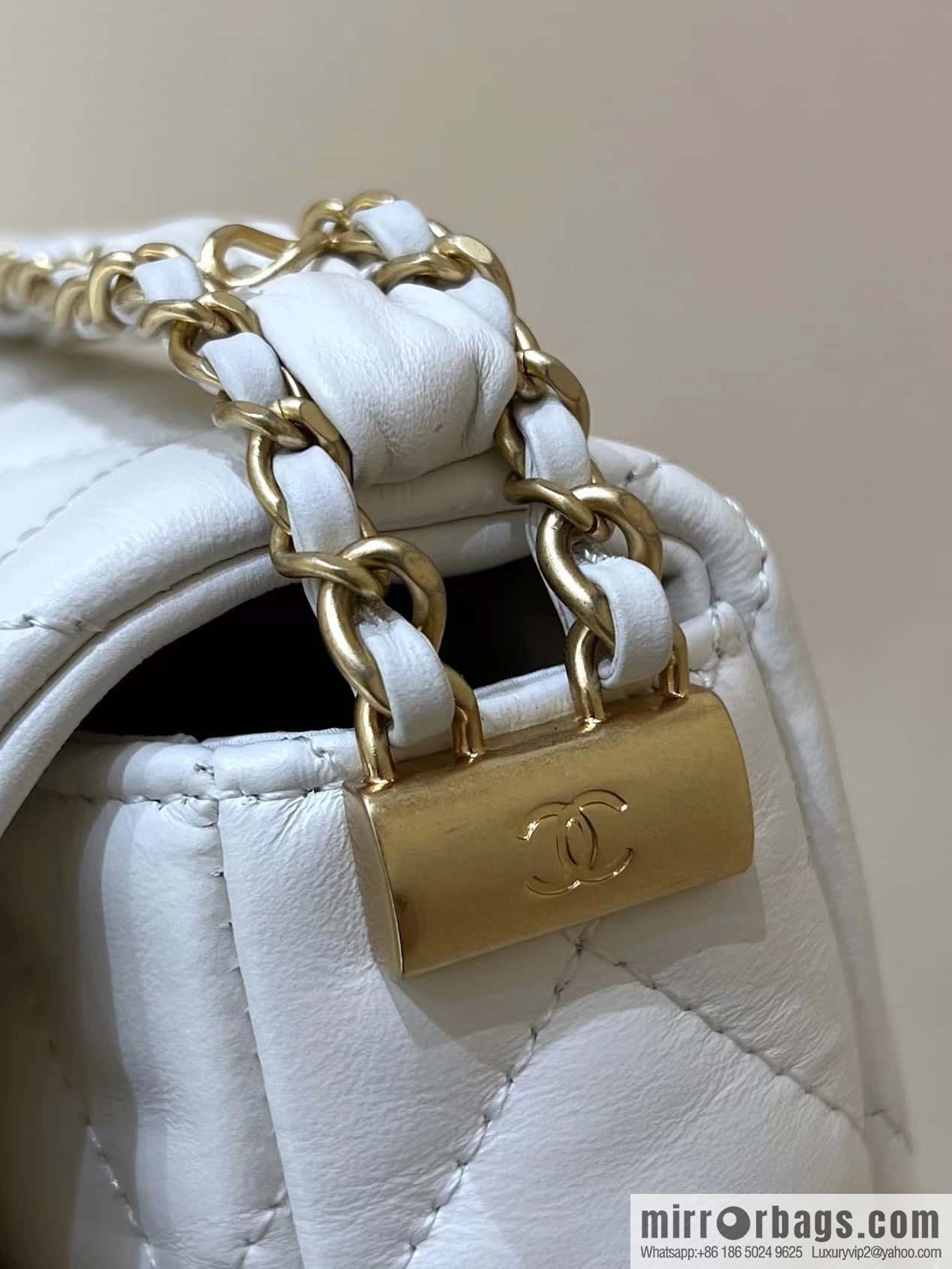 CHANEL 23K Autumn and Winter Collection 19 Vintage Tofu Bag AS4423 White