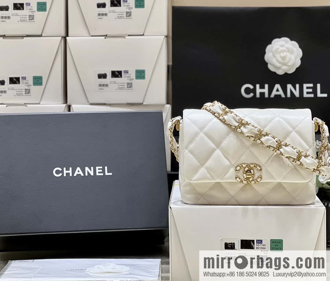 CHANEL 23K Autumn and Winter Collection 19 Vintage Tofu Bag AS4423 White