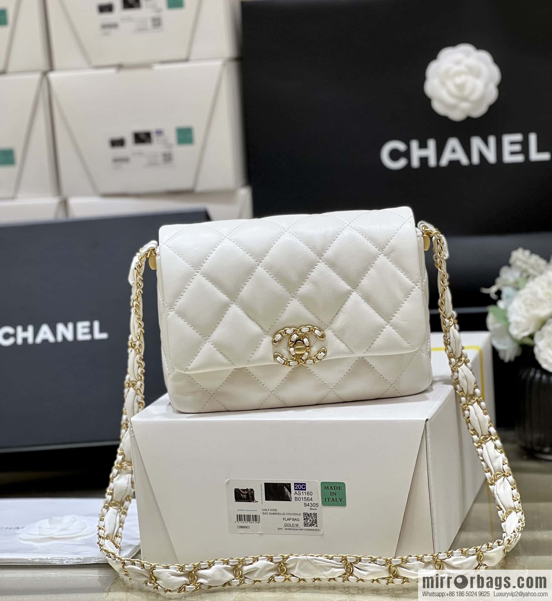 CHANEL 23K Autumn and Winter Collection 19 Vintage Tofu Bag AS4423 White