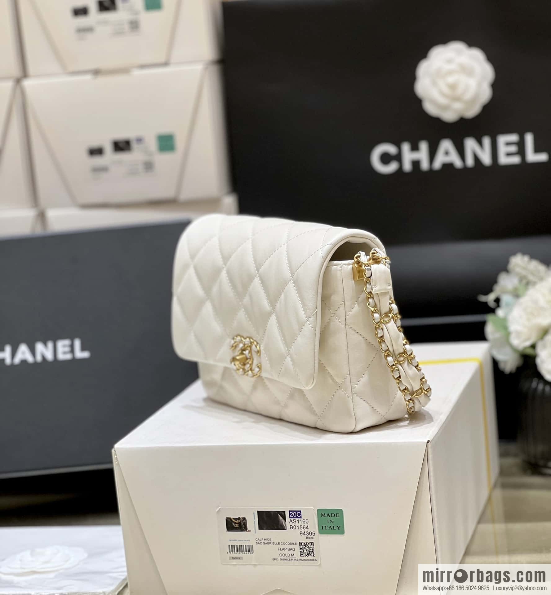 CHANEL 23K Autumn and Winter Collection 19 Vintage Tofu Bag AS4423 White