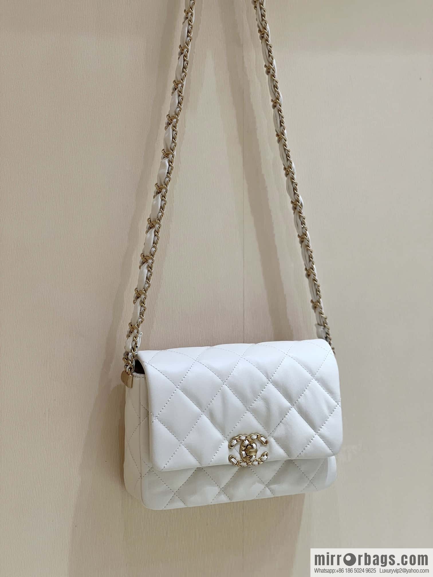 CHANEL 23K Autumn and Winter Collection 19 Vintage Tofu Bag AS4423 White