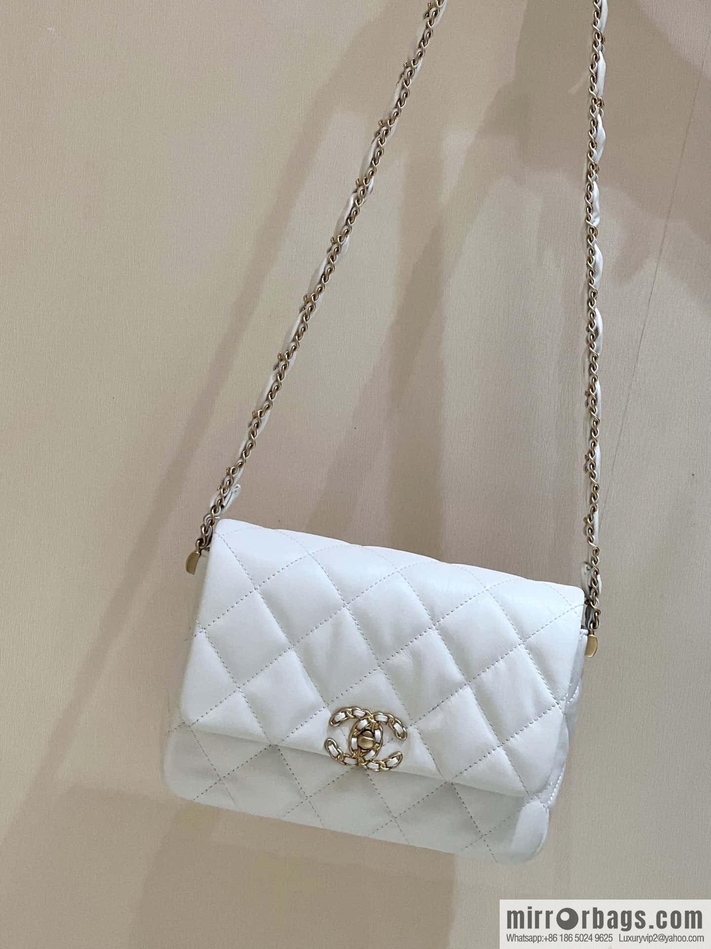 CHANEL 23K Autumn and Winter Collection 19 Vintage Tofu Bag AS4423 White