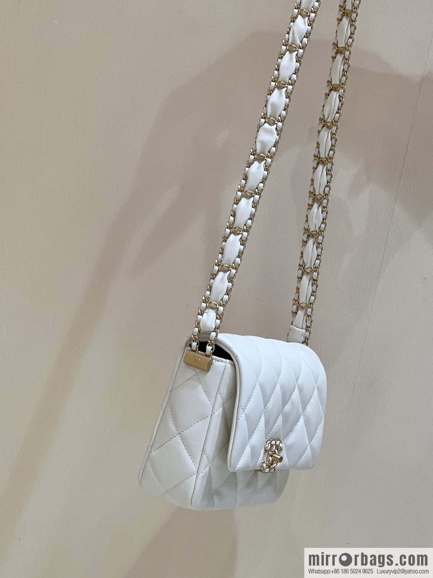 CHANEL 23K Autumn and Winter Collection 19 Vintage Tofu Bag AS4423 White