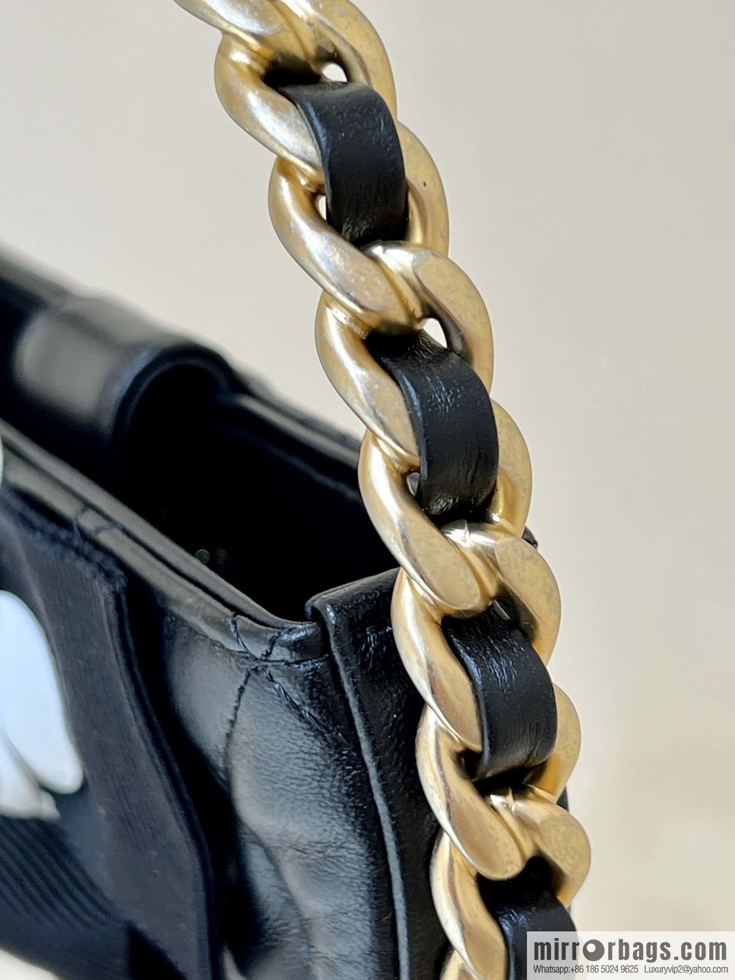 CHANEL 23K Camellia Hula Hoop AP3584