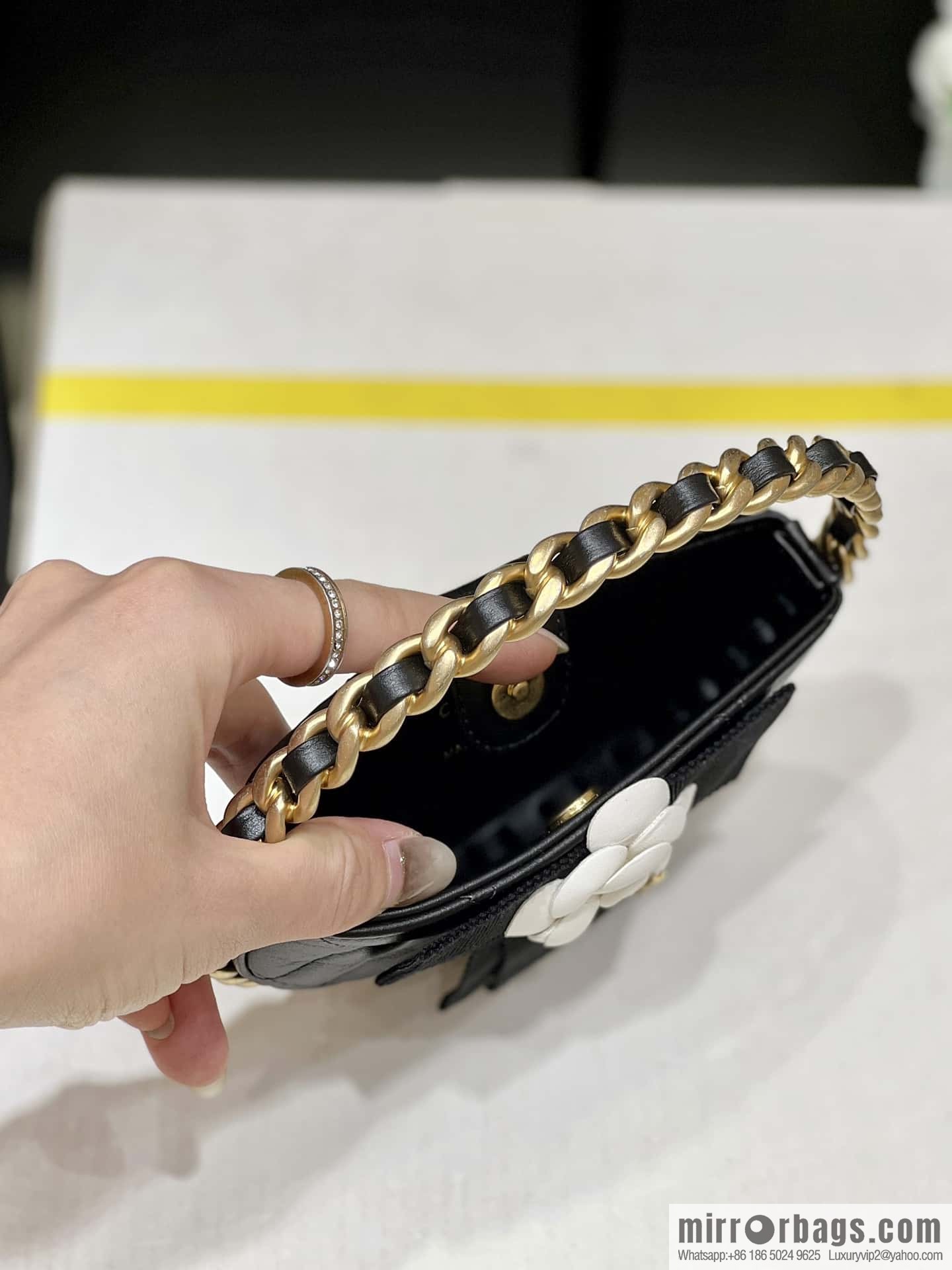 CHANEL 23K Camellia Hula Hoop AP3584