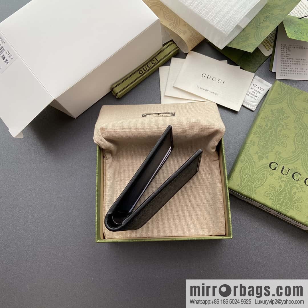 GUCCI interlocking double G wallet model number 671652 92TCN 1000