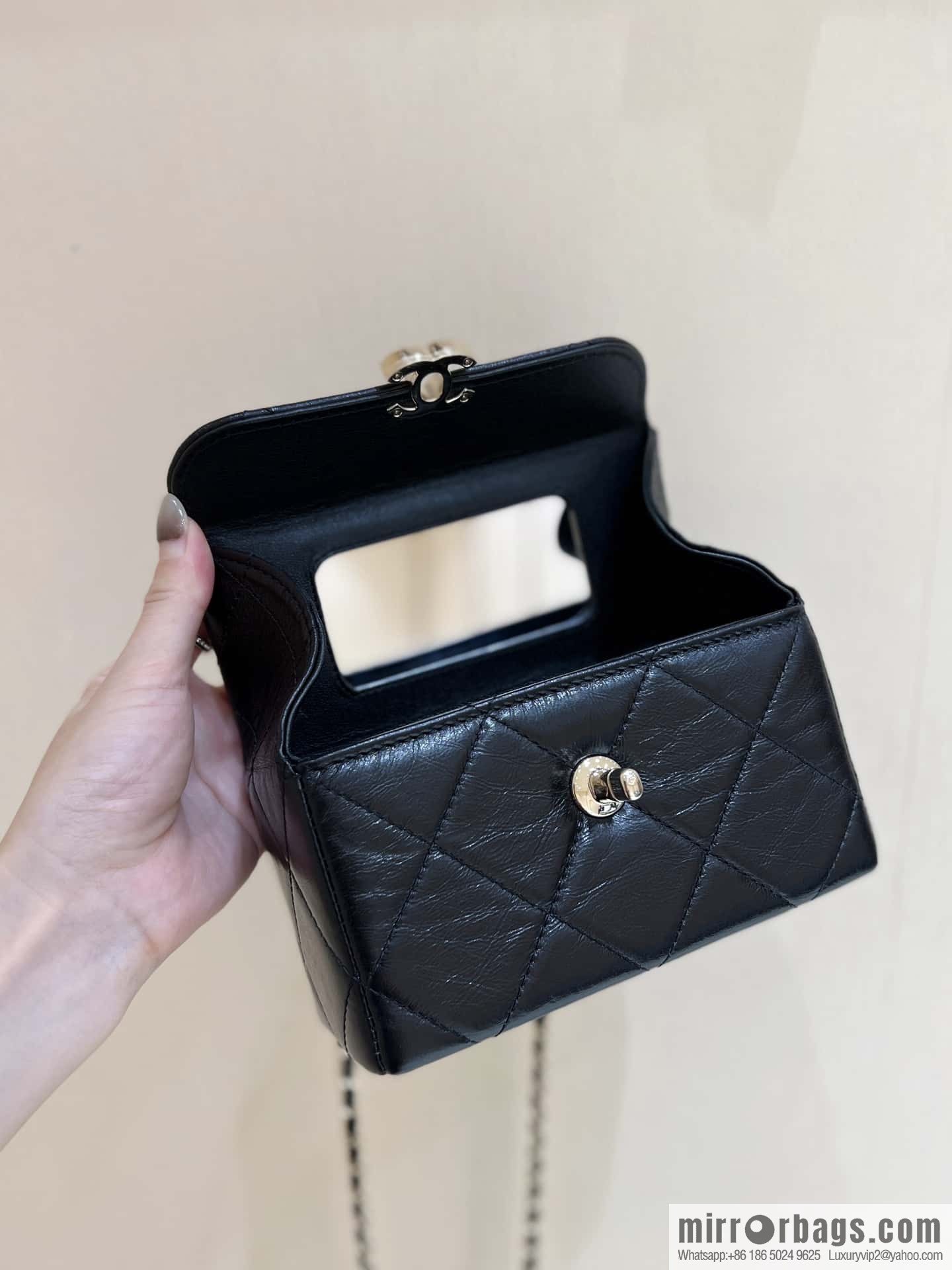 CHANEL 23K autumn and winter series, global limited edition mini box AS4469