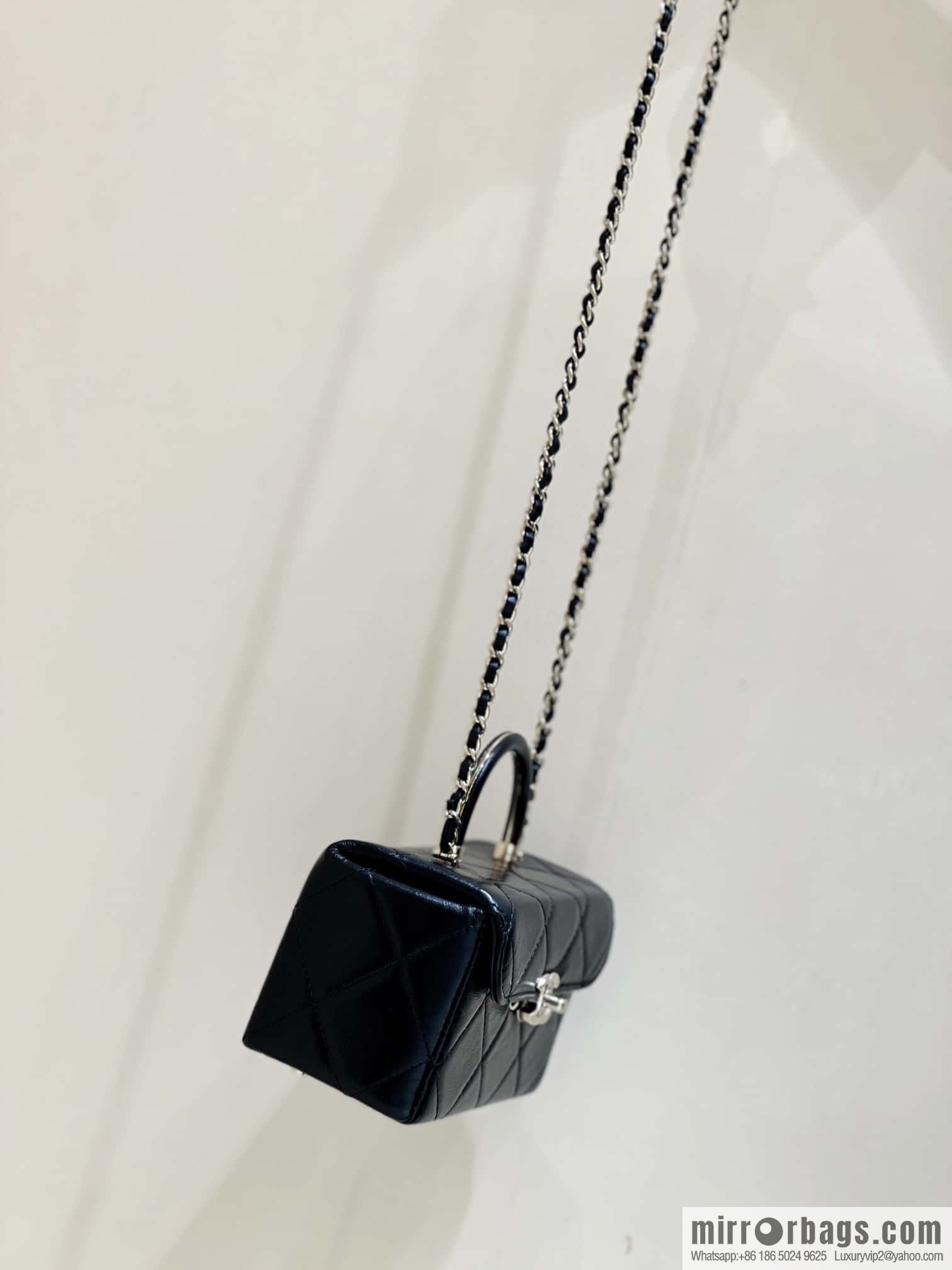 CHANEL 23K autumn and winter series, global limited edition mini box AS4469