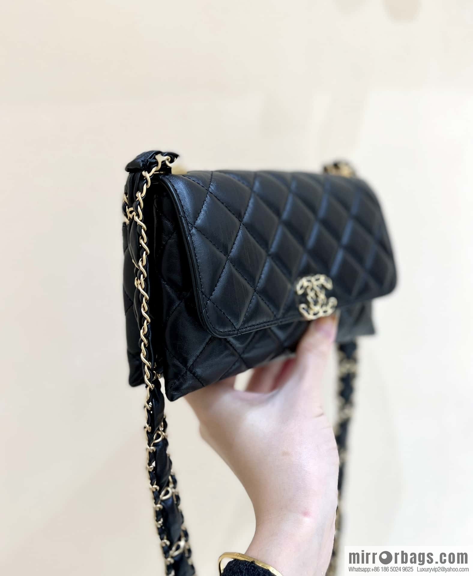 CHANEL 23K autumn and winter series, super hot 19 retro organ bag AP3572 black