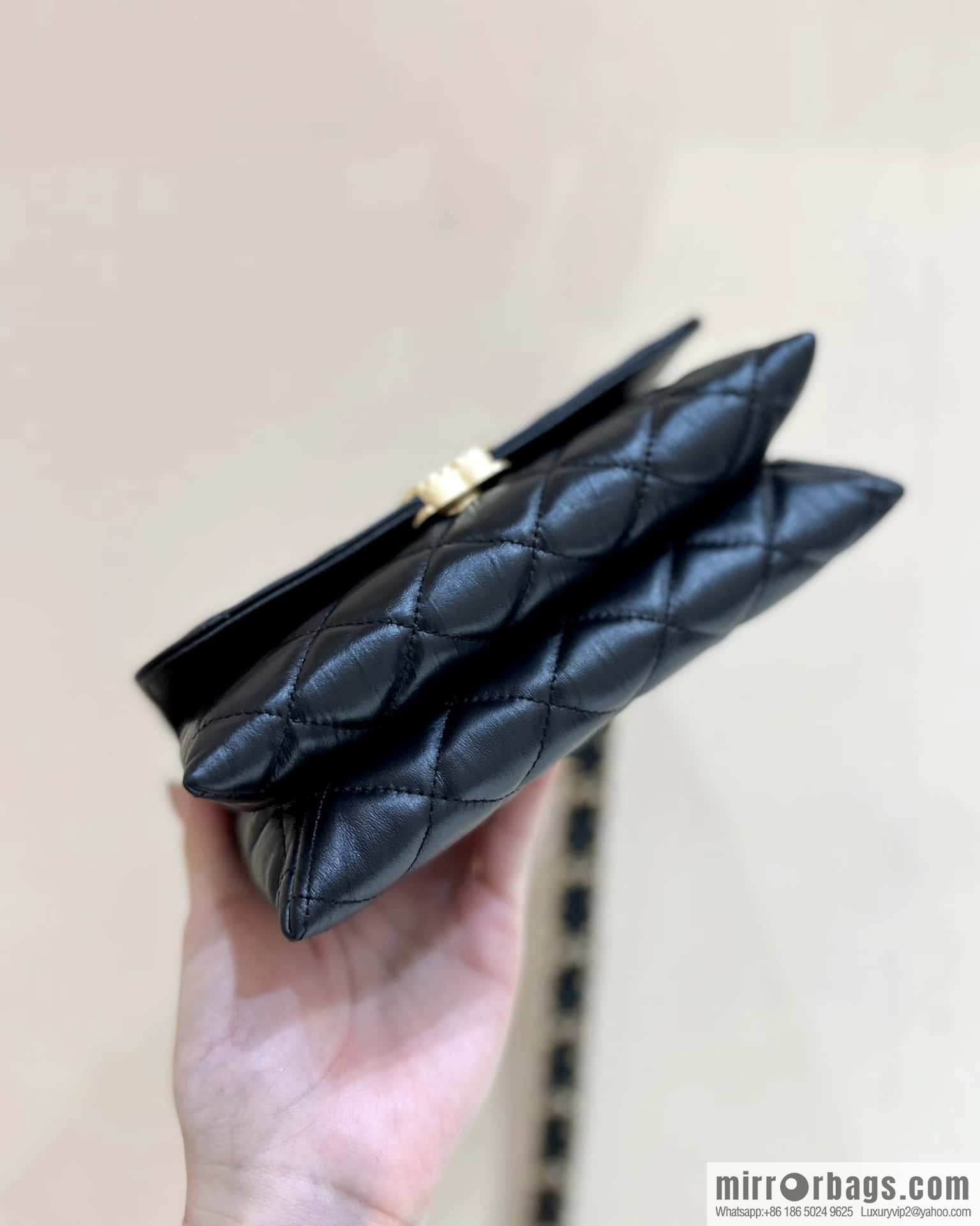 CHANEL 23K autumn and winter series, super hot 19 retro organ bag AP3572 black