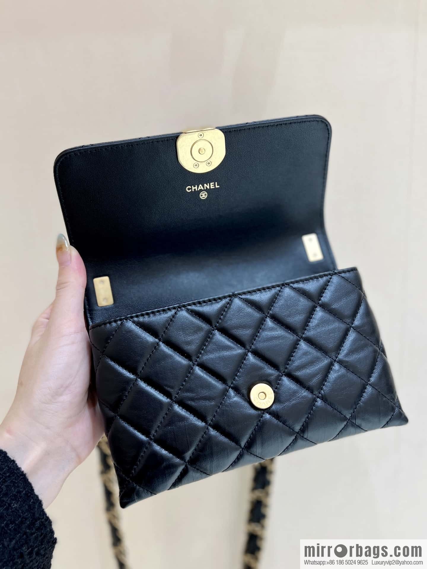 CHANEL 23K autumn and winter series, super hot 19 retro organ bag AP3572 black