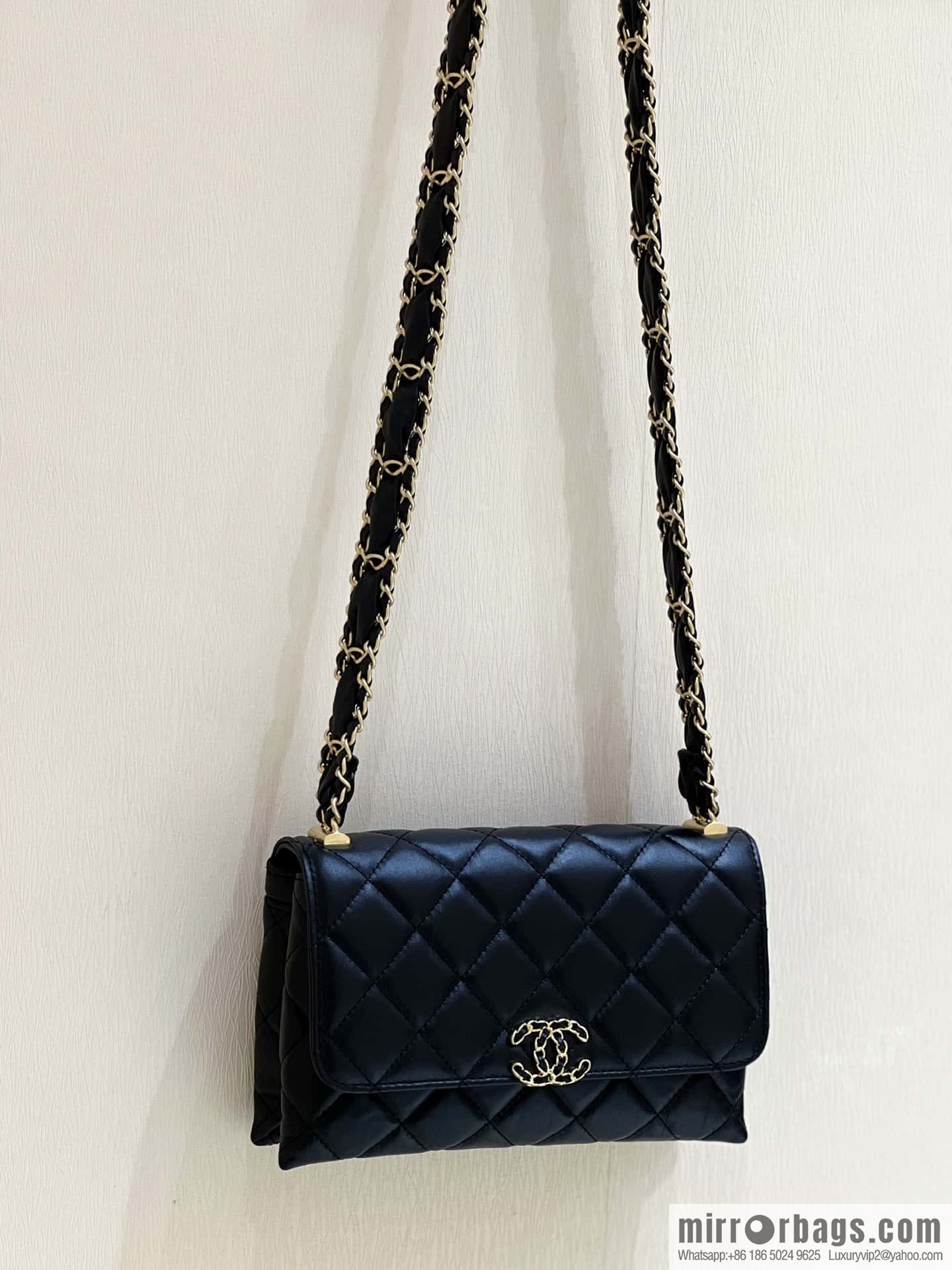 CHANEL 23K autumn and winter series, super hot 19 retro organ bag AP3572 black