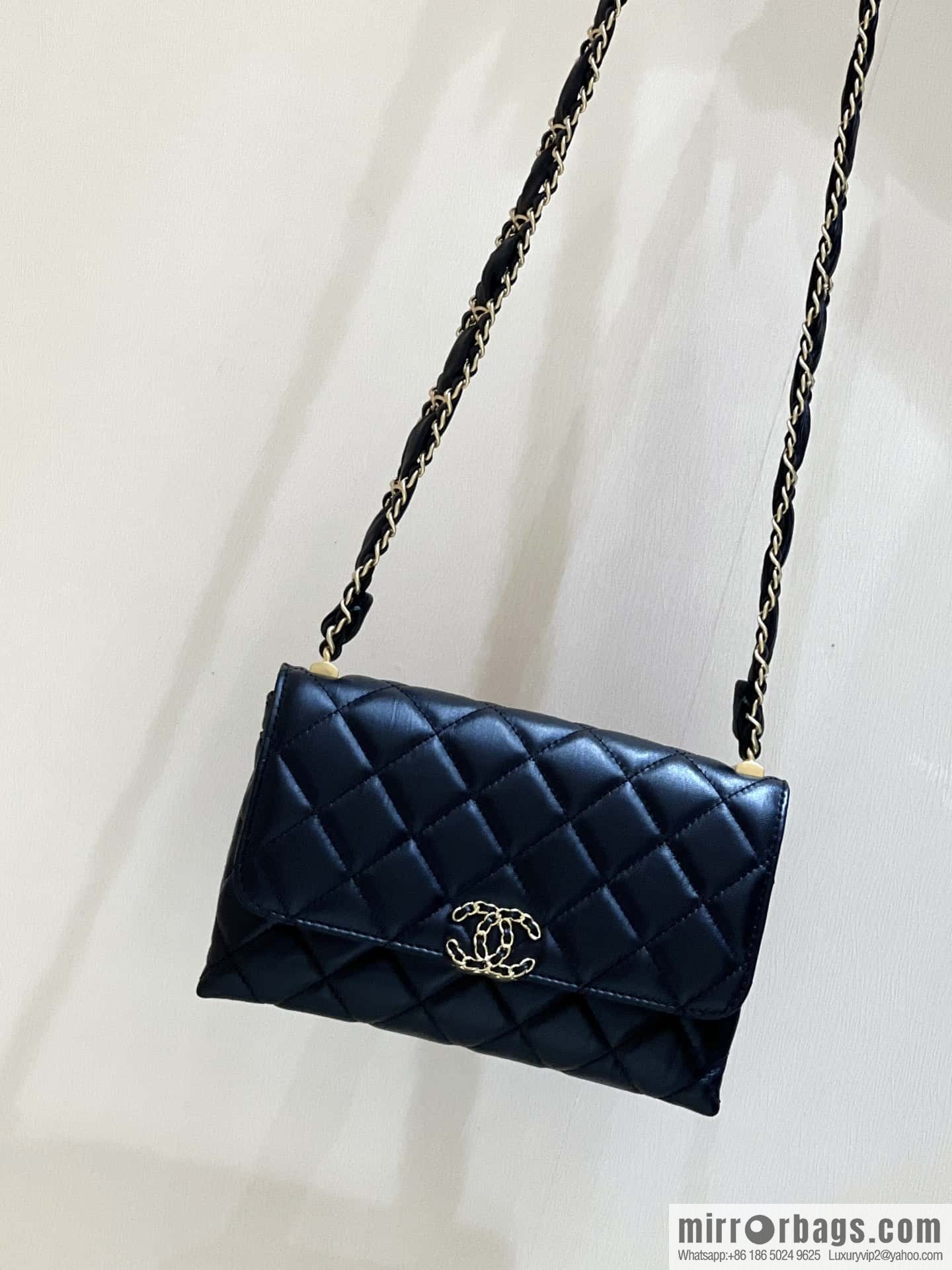 CHANEL 23K autumn and winter series, super hot 19 retro organ bag AP3572 black