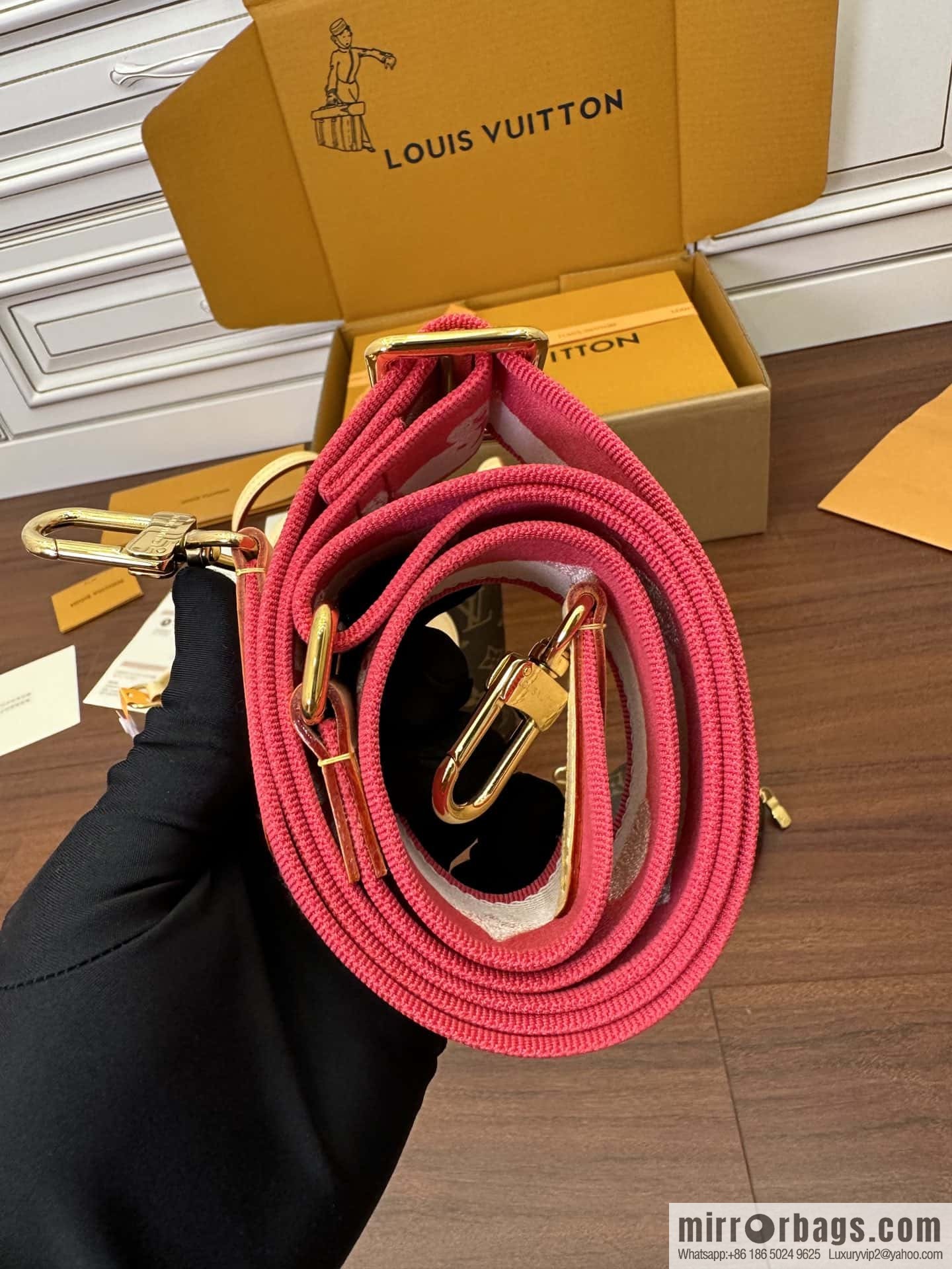 LV M46786 Neverfull BB