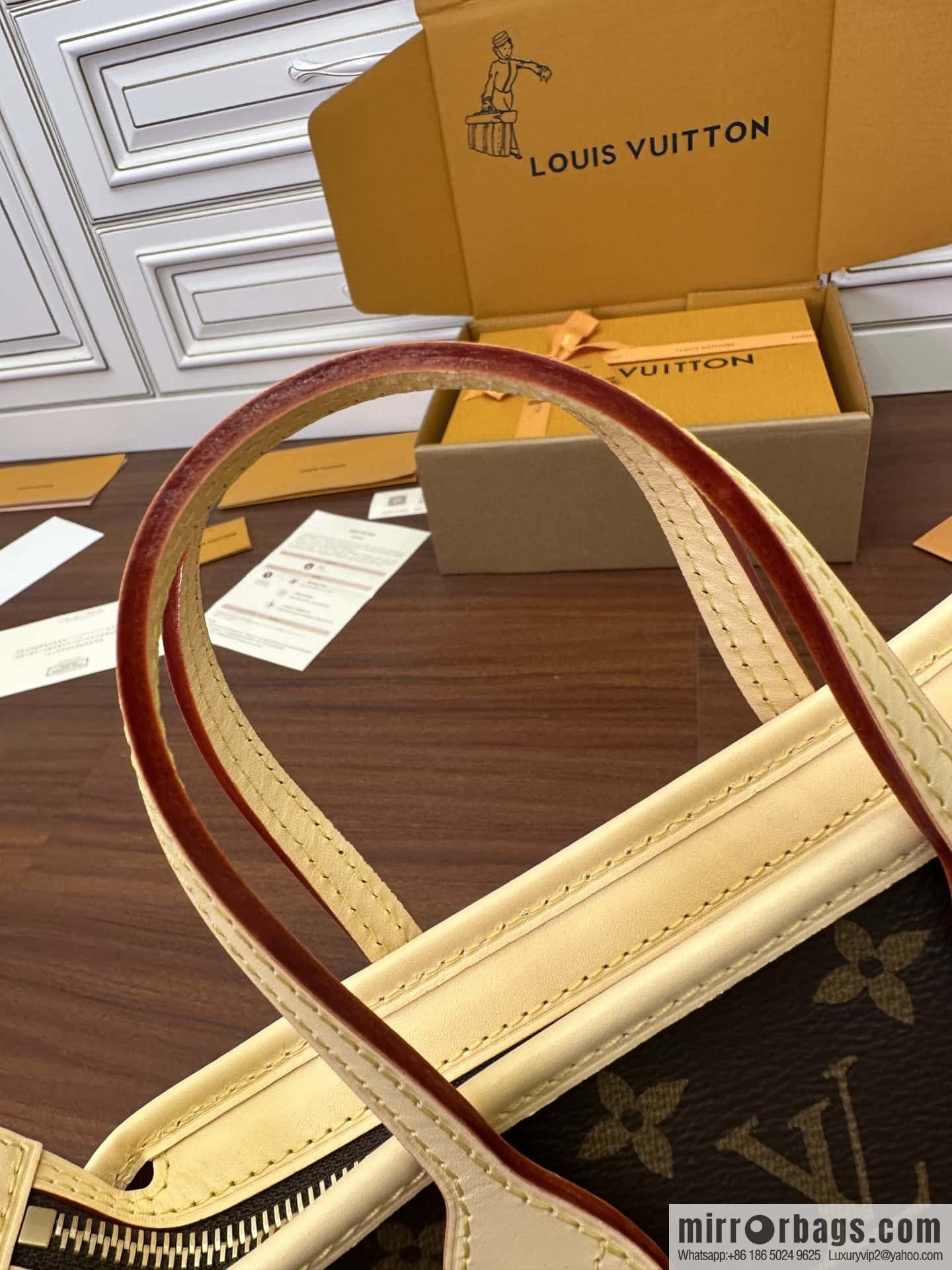 LV M46786 Neverfull BB