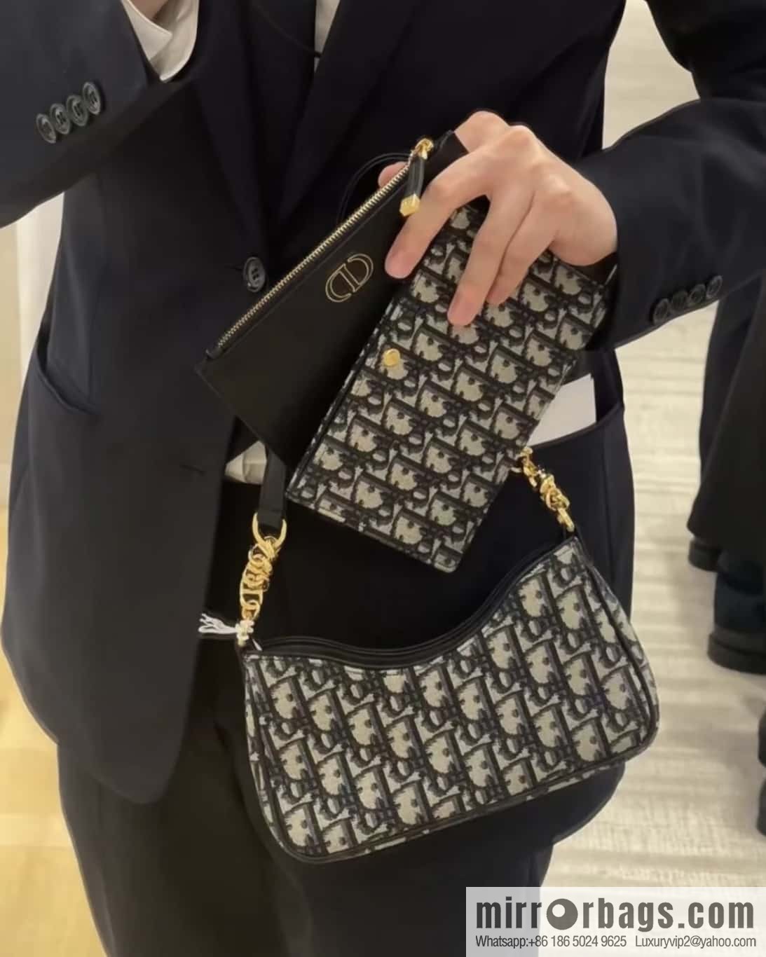 DIOR 30 MONTAIGNE HOBO AVENUE mini handbag