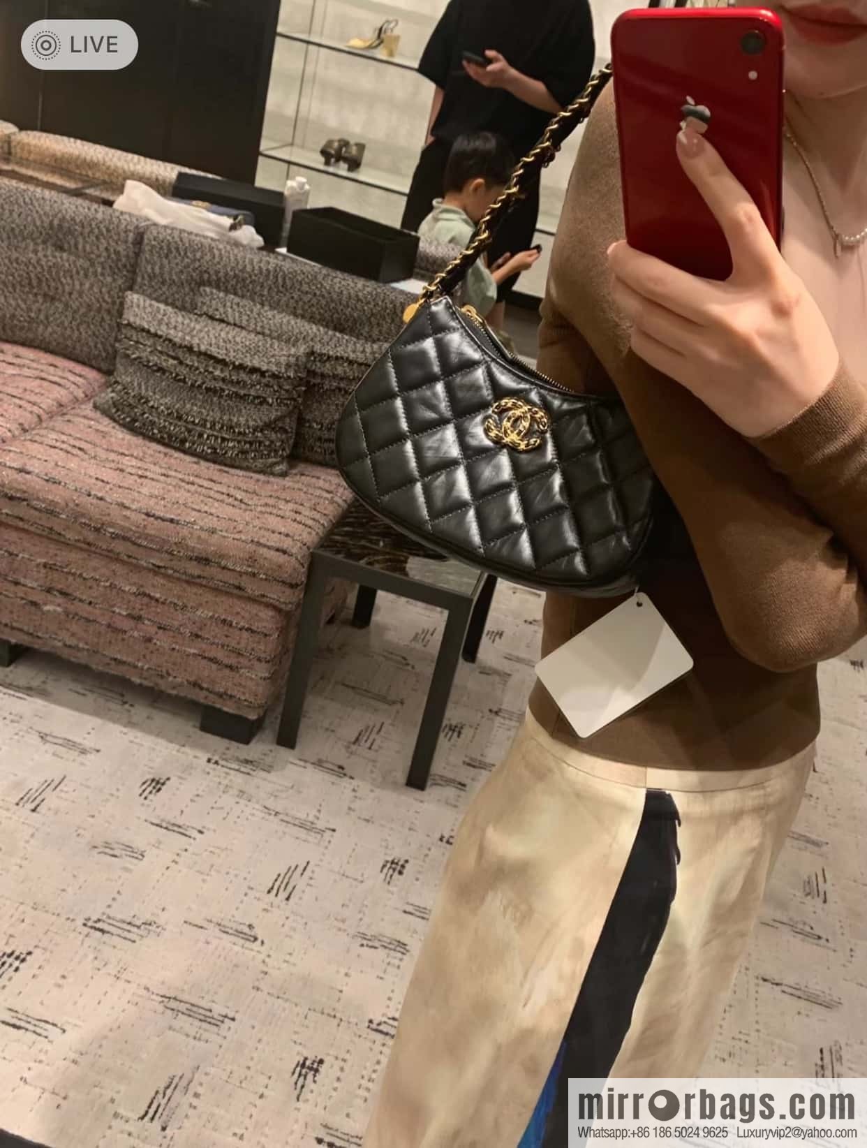 CHANEL 23k 19hobo small armpit bag AP3647 black