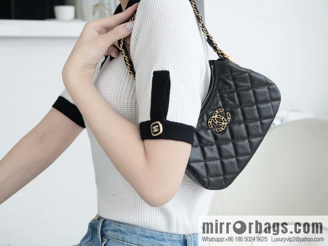 CHANEL 23k 19hobo small armpit bag AP3647 black