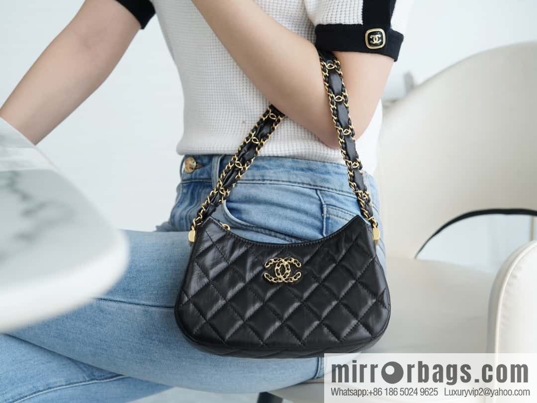 CHANEL 23k 19hobo small armpit bag AP3647 black