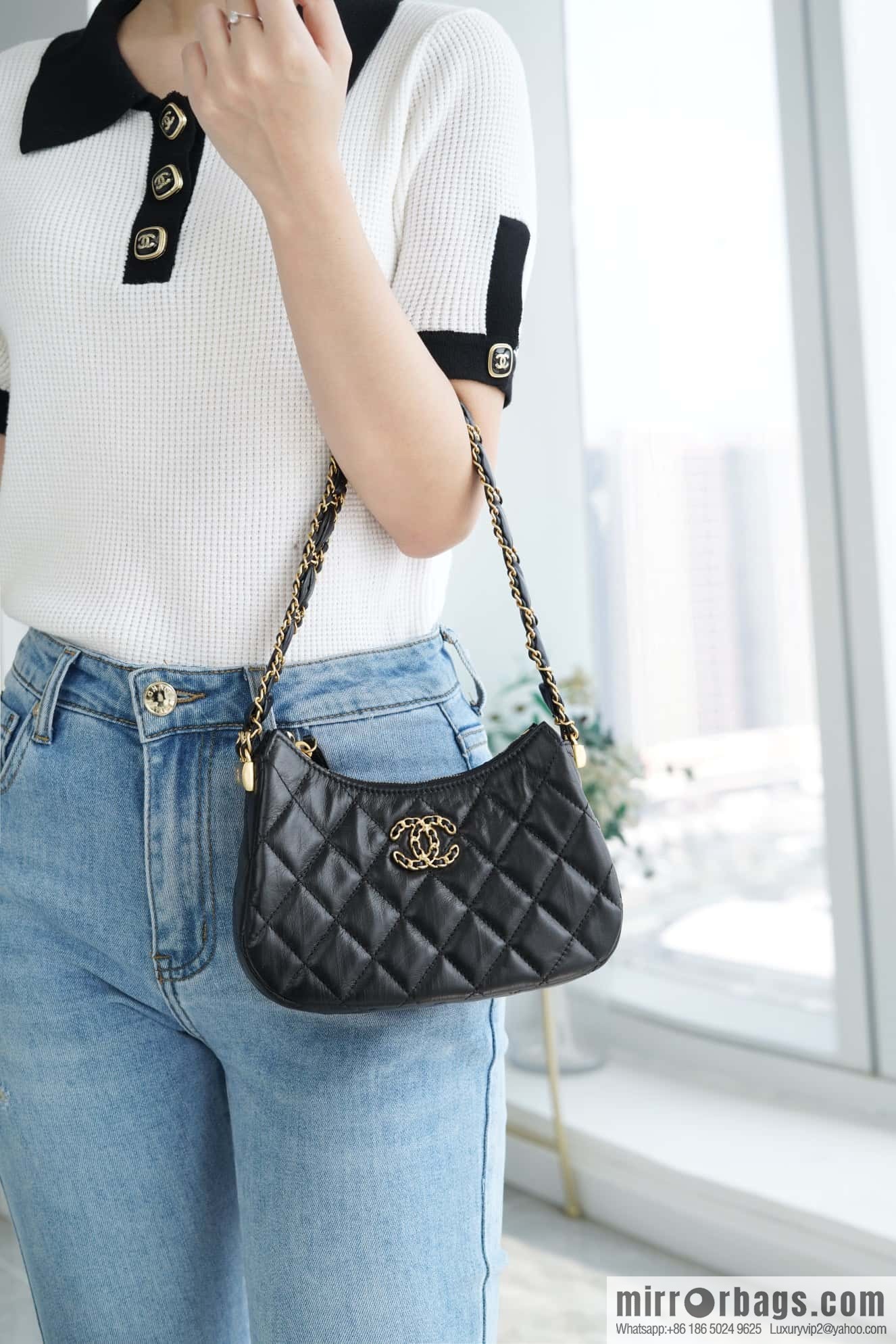 CHANEL 23k 19hobo small armpit bag AP3647 black