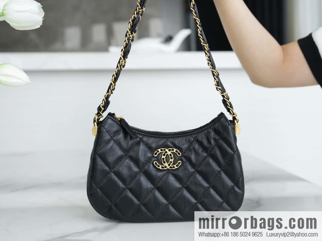 CHANEL 23k 19hobo small armpit bag AP3647 black