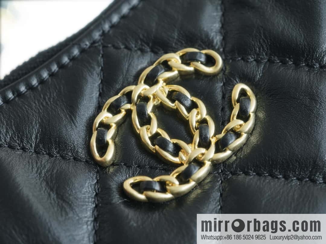 CHANEL 23k 19hobo small armpit bag AP3647 black