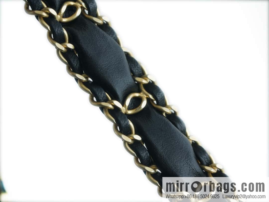 CHANEL 23k 19hobo small armpit bag AP3647 black