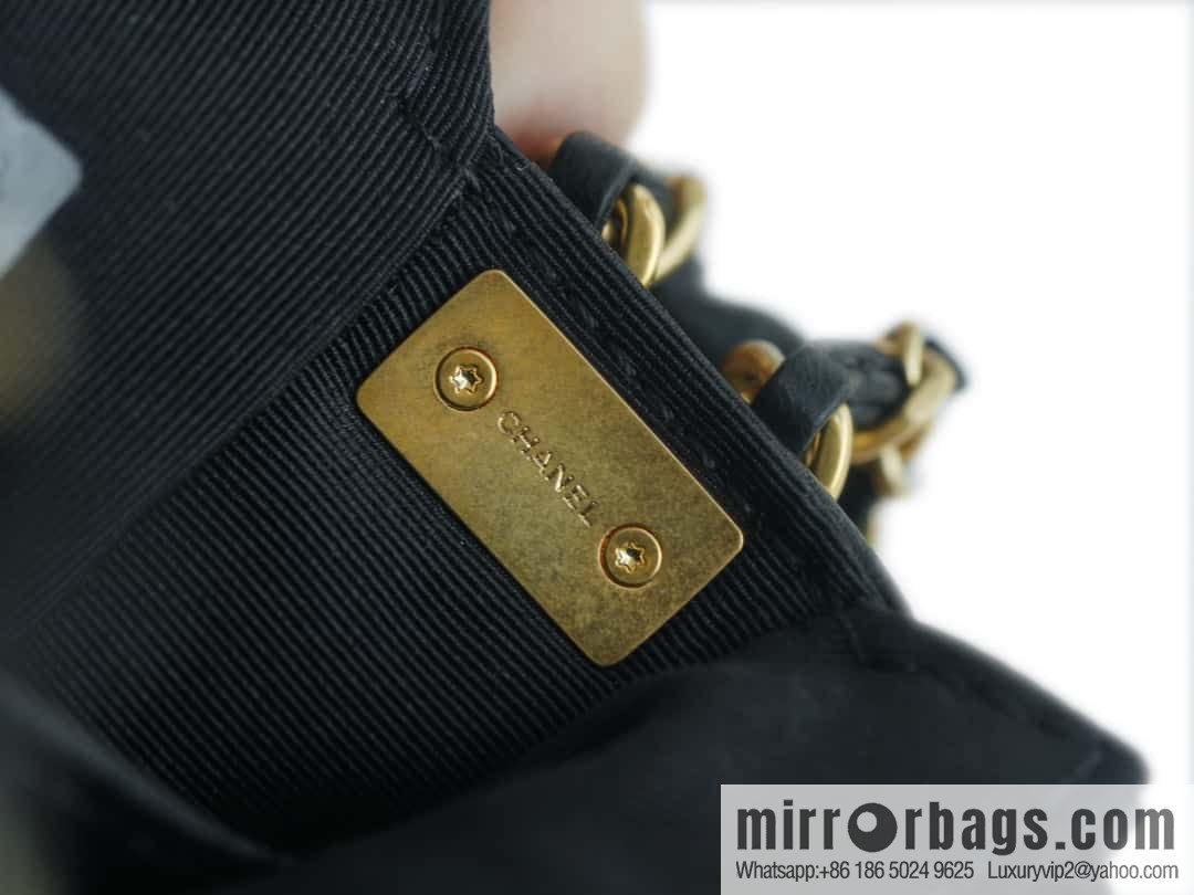 CHANEL 23k 19hobo small armpit bag AP3647 black