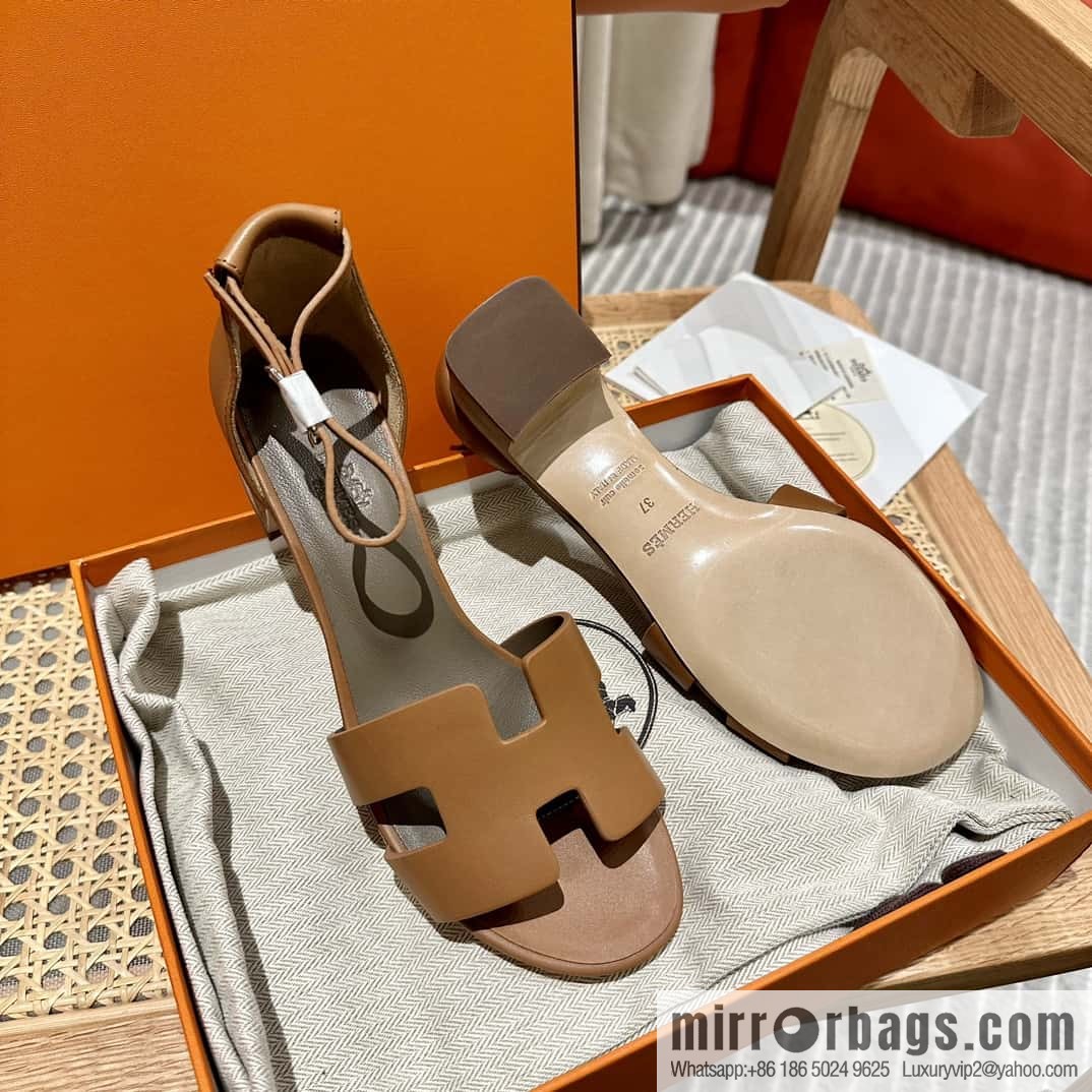 Hermès H high-heeled sandals, gold brown