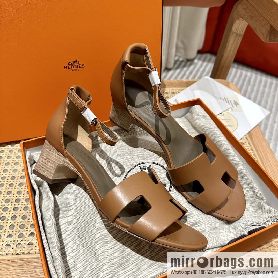 Hermès H high-heeled sandals, gold brown