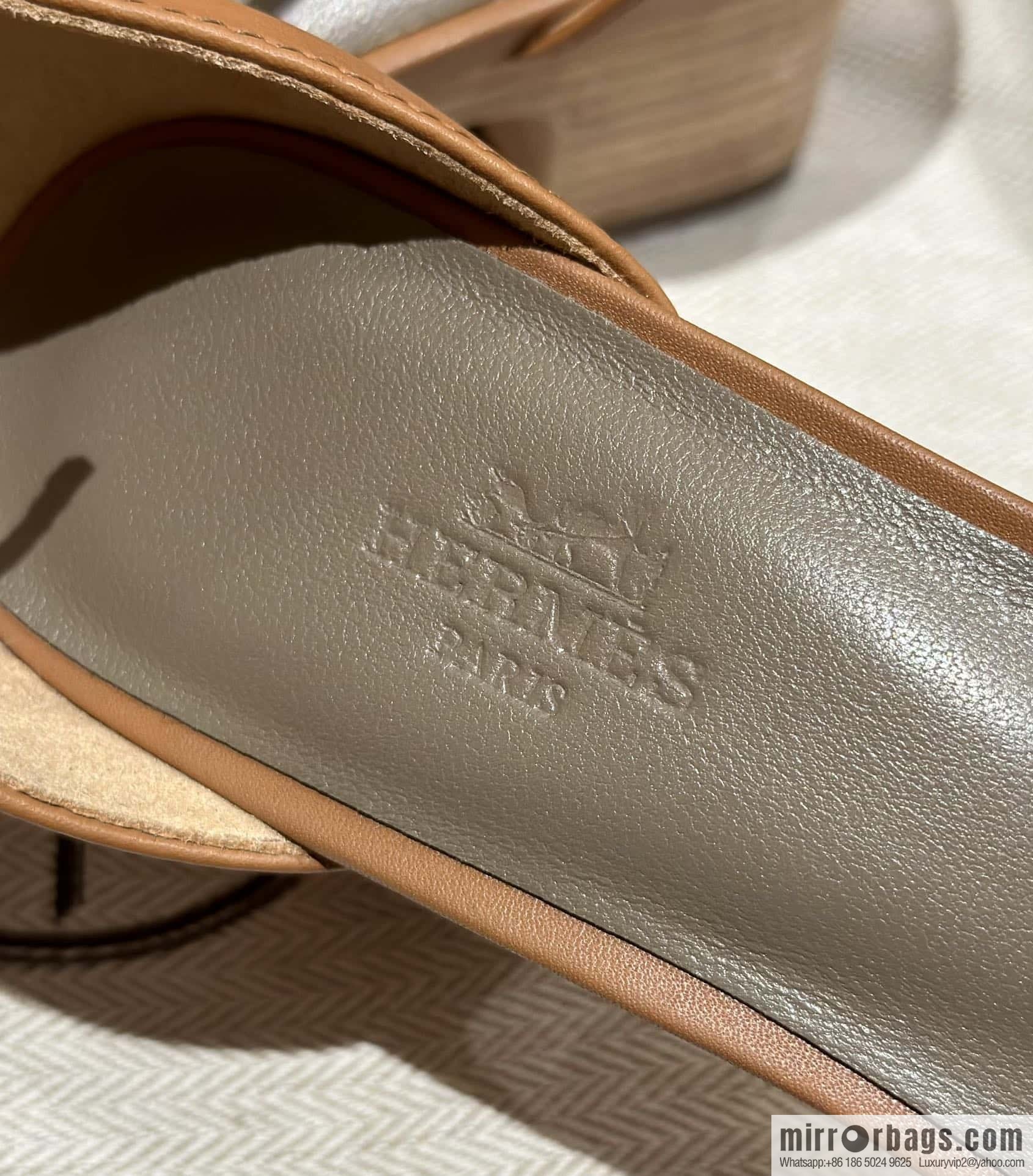 Hermès H high-heeled sandals, gold brown