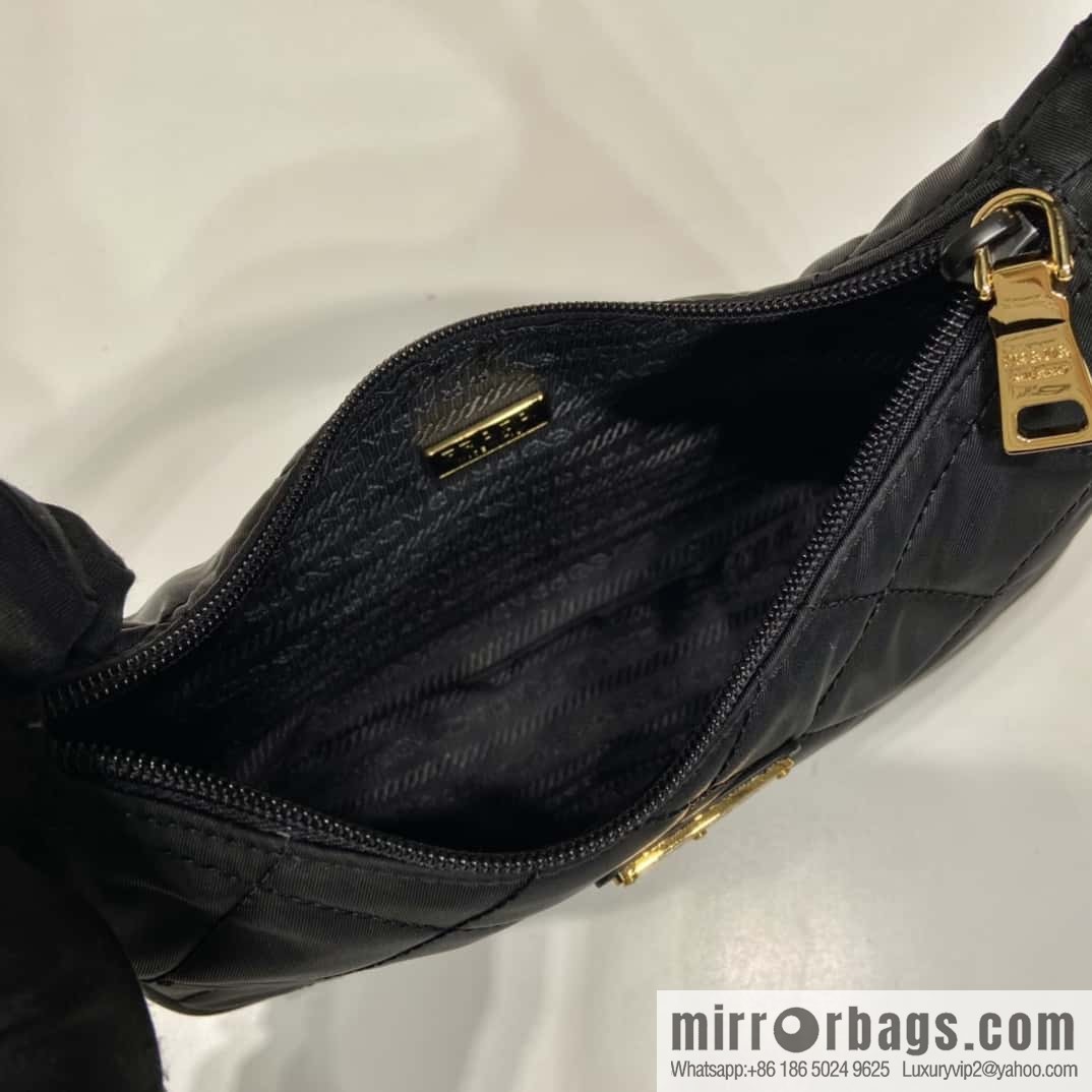 PRADA imported nylon fabric, new diamond Hobo armpit bag 🎉 1NE515
