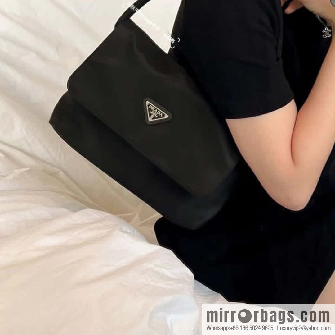 PRADA imported nylon fabric, new medieval bag 🎉 1BH628