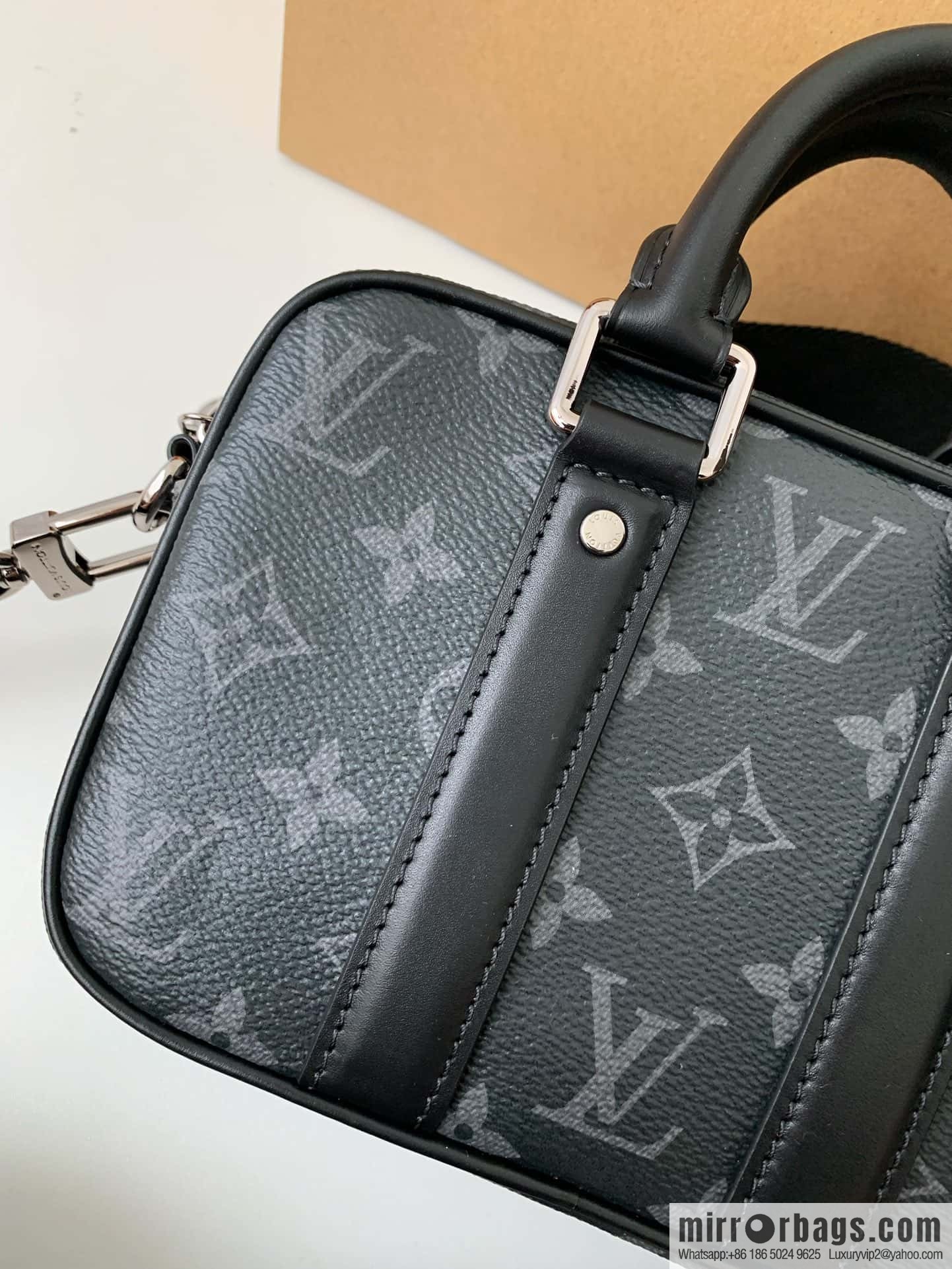 LV M82770 Nano Porte Documents Voyage