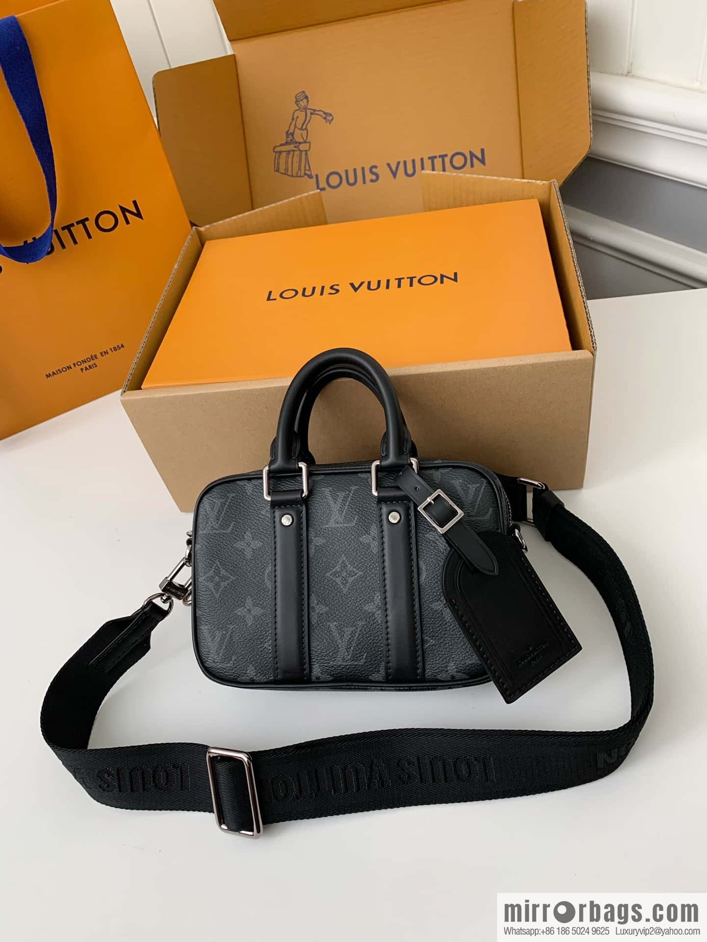 LV M82770 Nano Porte Documents Voyage