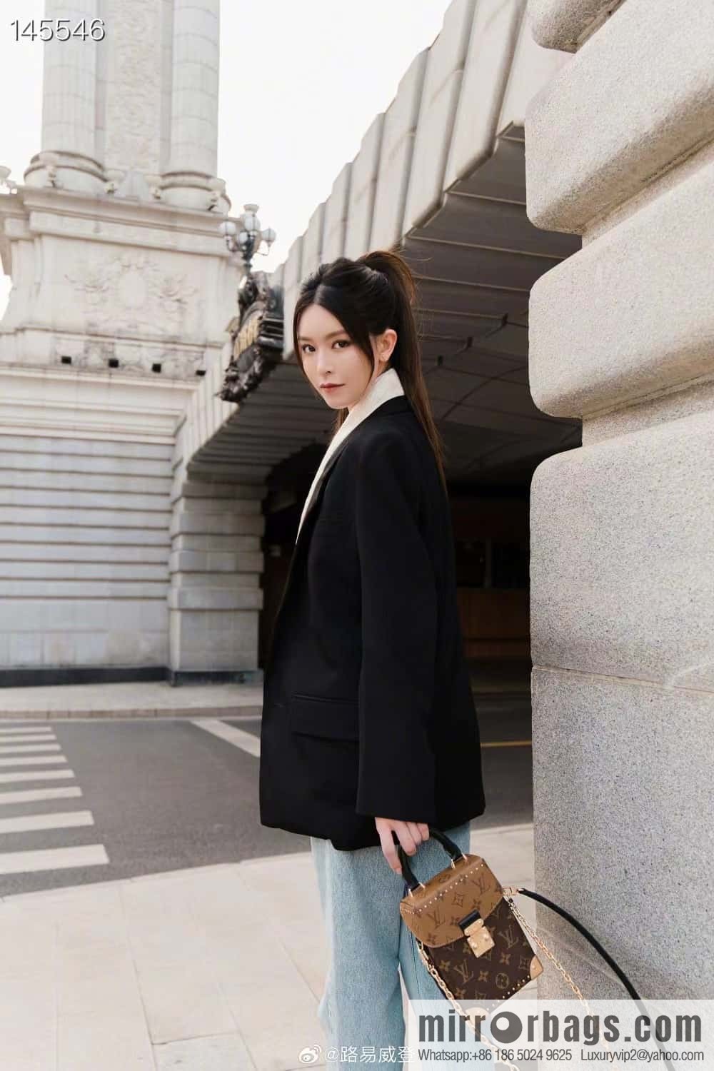LV M82465 CAMERA BOX handbag