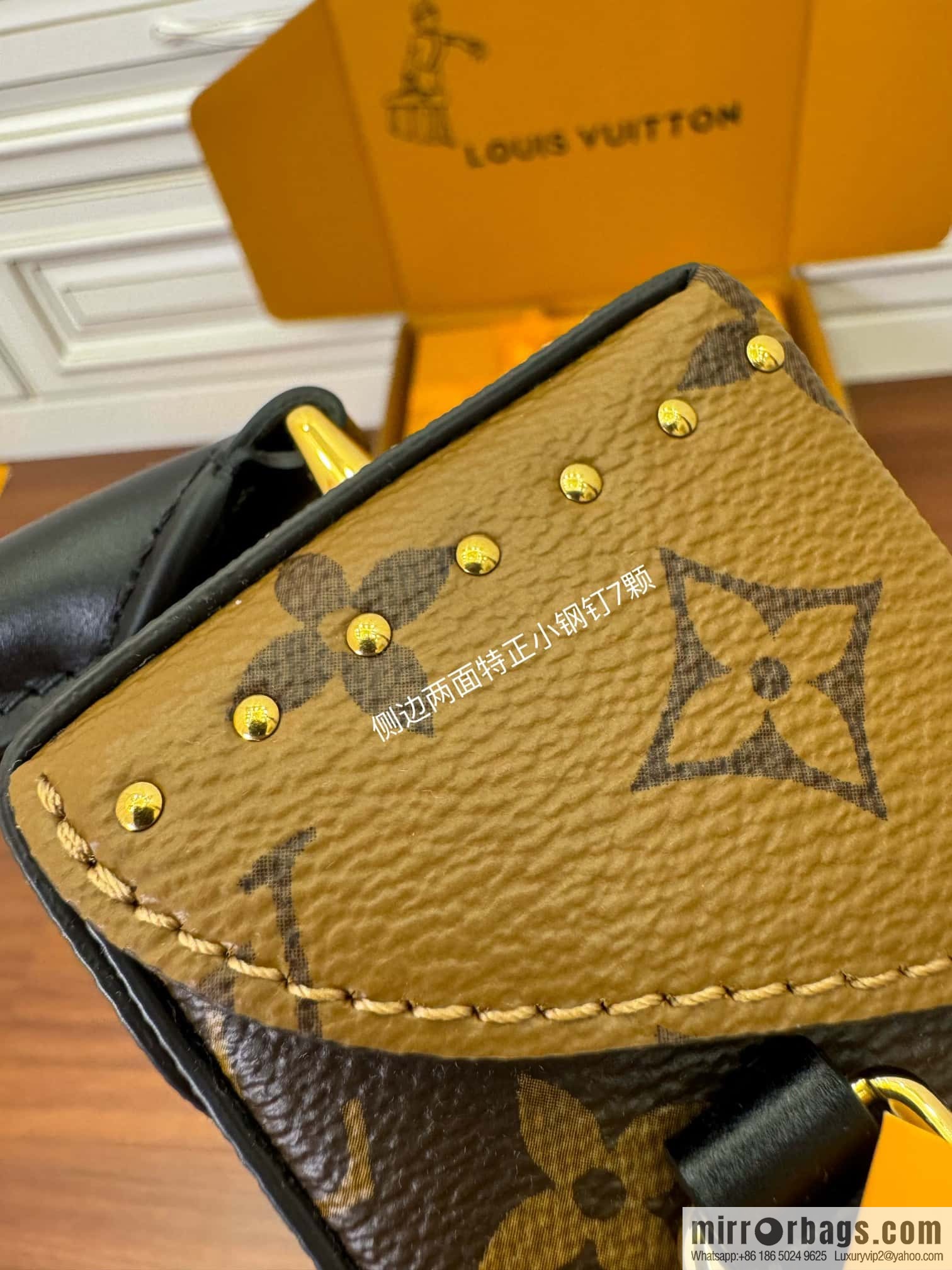 LV M82465 CAMERA BOX handbag
